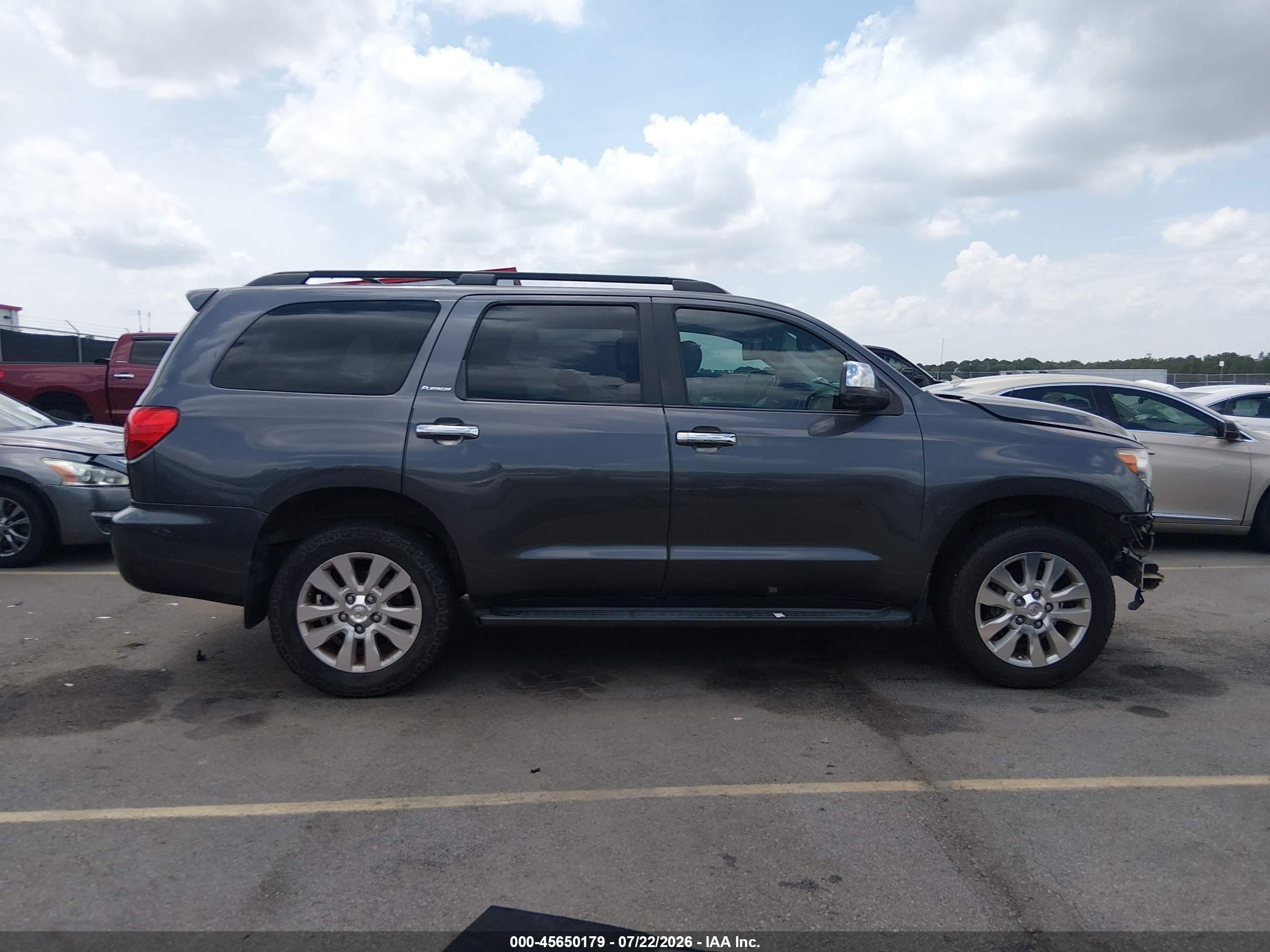 2012 Toyota Sequoia Platinum 5.7l V8 Серый vin: 5TDYY5G12CS037642
