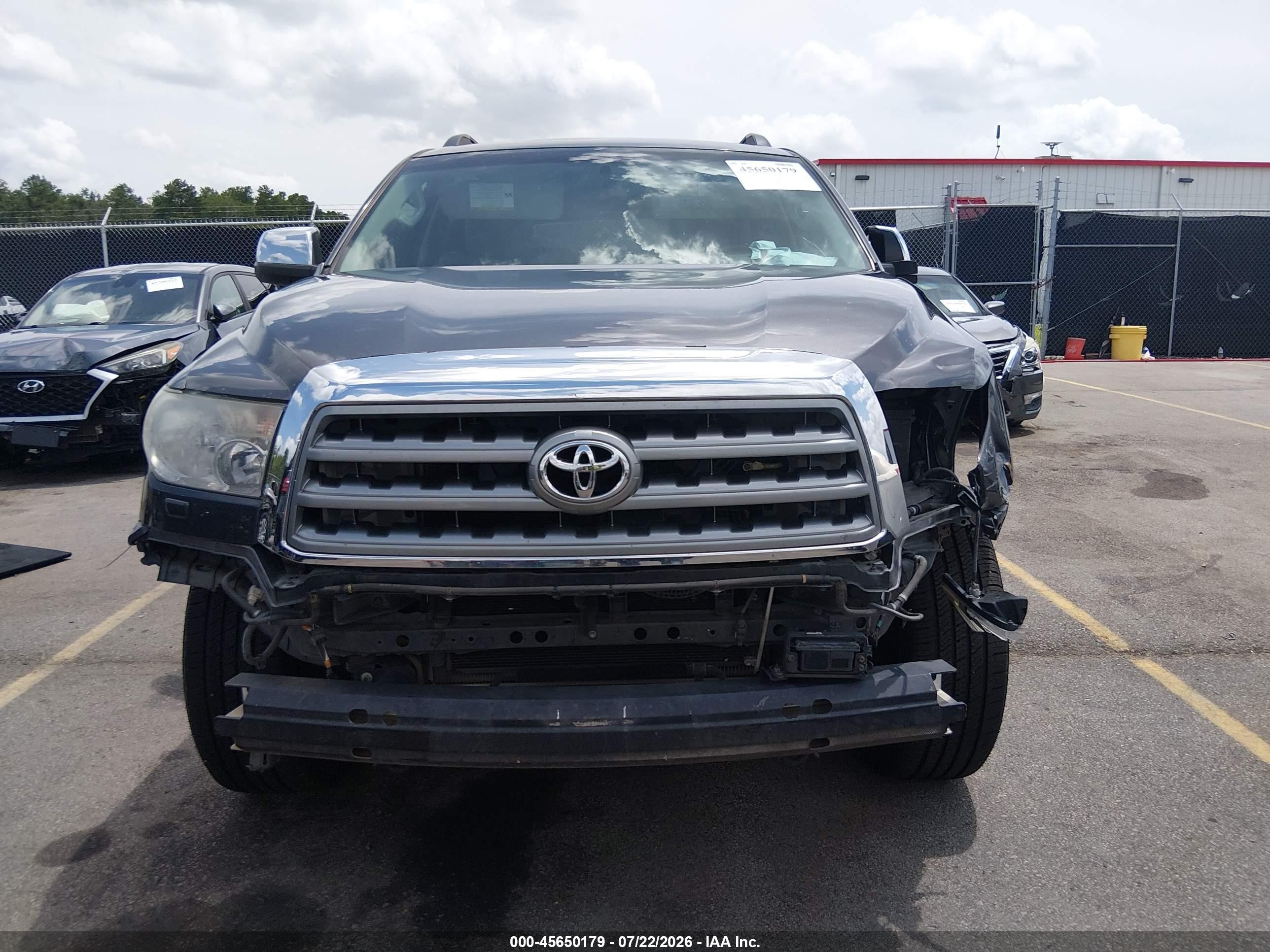 2012 Toyota Sequoia Platinum 5.7l V8 Серый vin: 5TDYY5G12CS037642