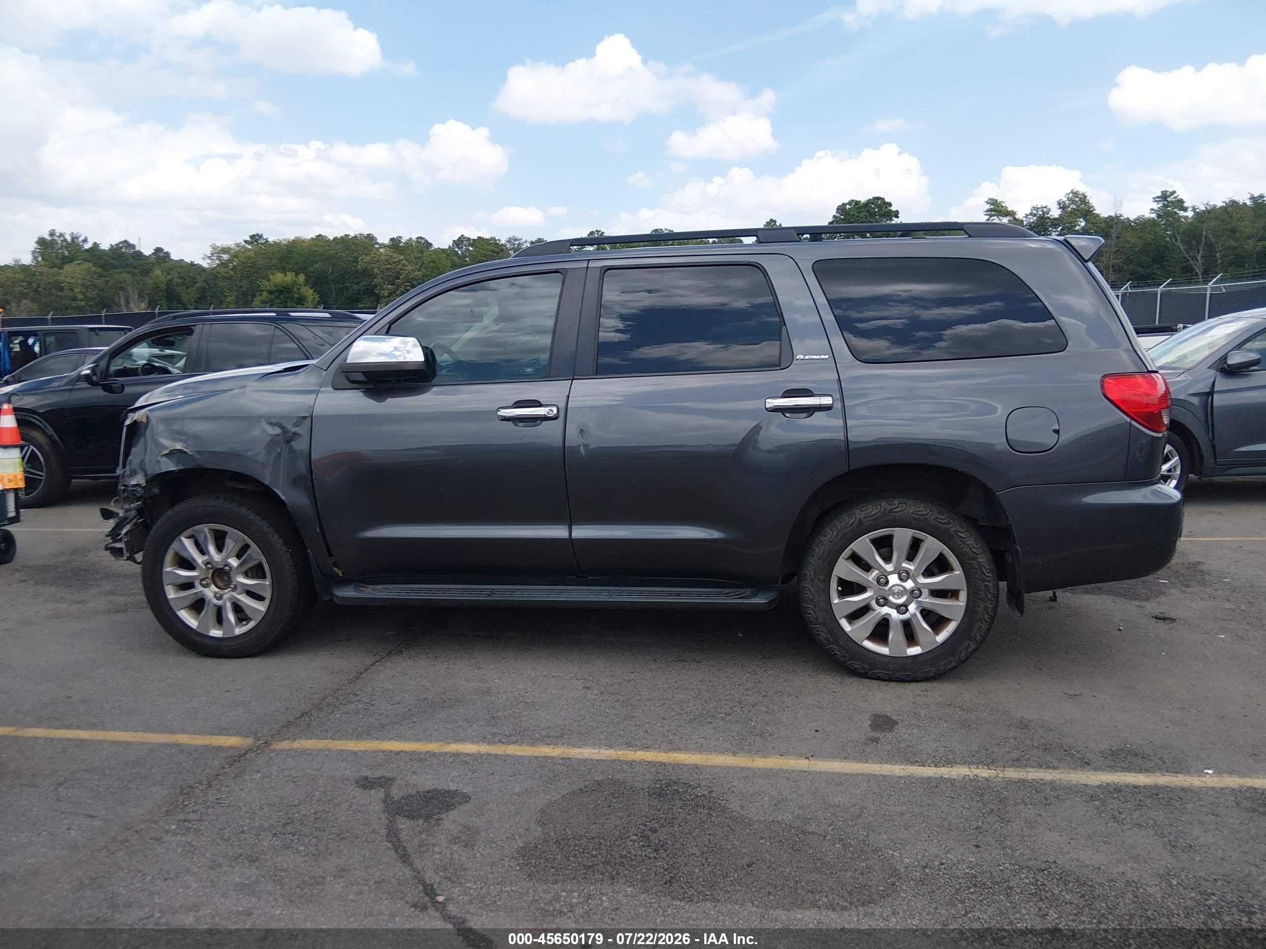 2012 Toyota Sequoia Platinum 5.7l V8 Серый vin: 5TDYY5G12CS037642