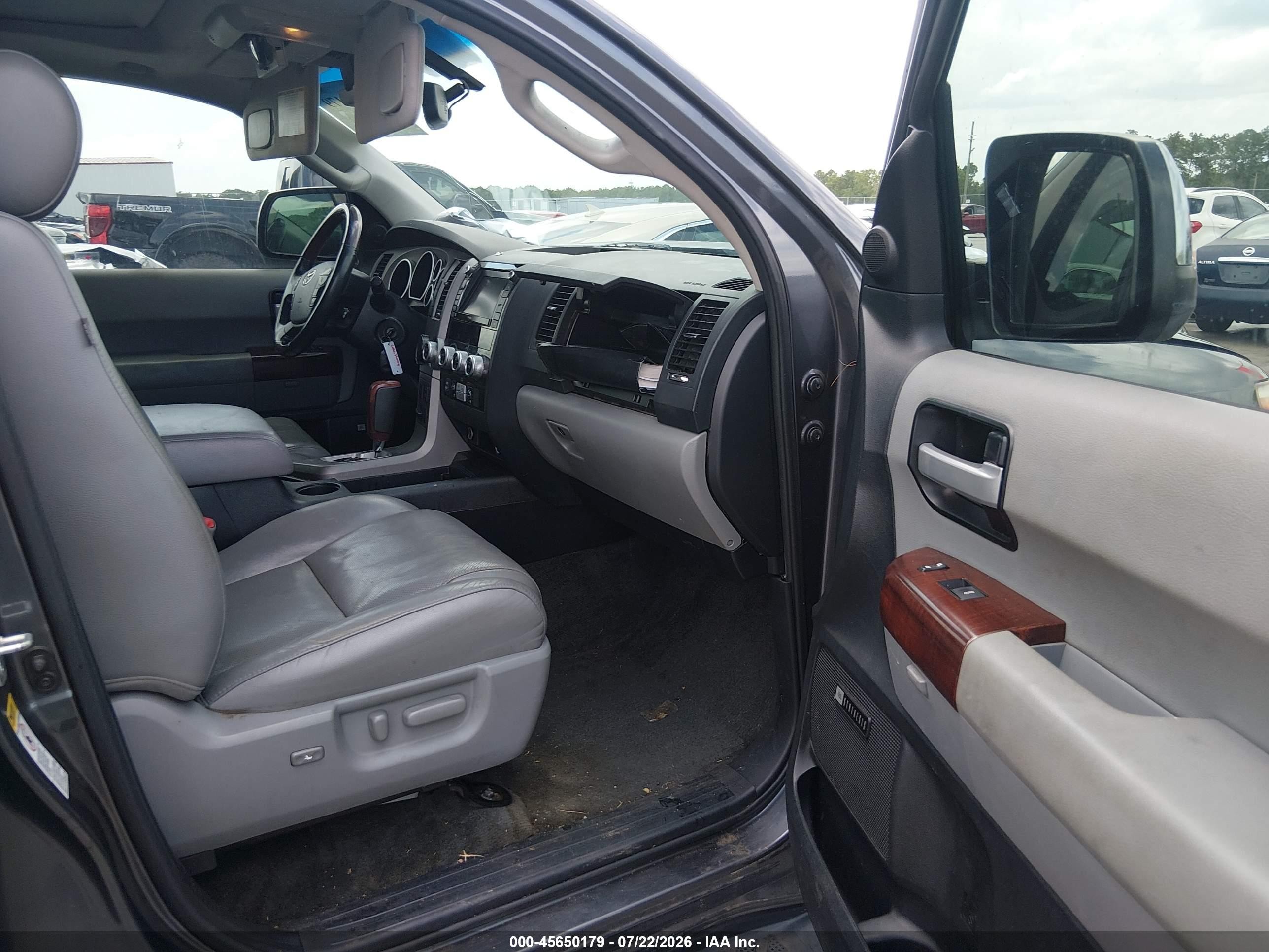 2012 Toyota Sequoia Platinum 5.7l V8 Серый vin: 5TDYY5G12CS037642