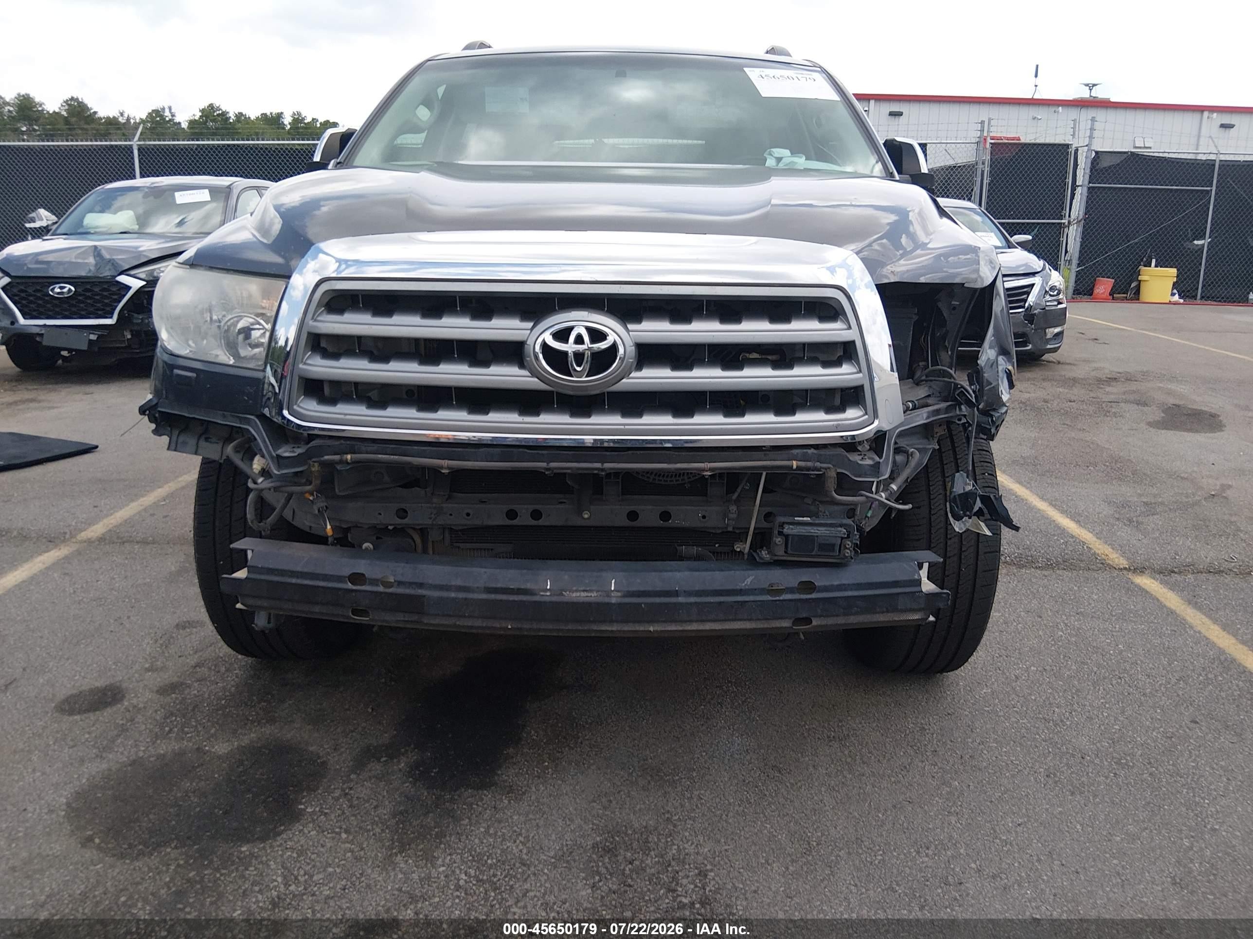 2012 Toyota Sequoia Platinum 5.7l V8 Серый vin: 5TDYY5G12CS037642