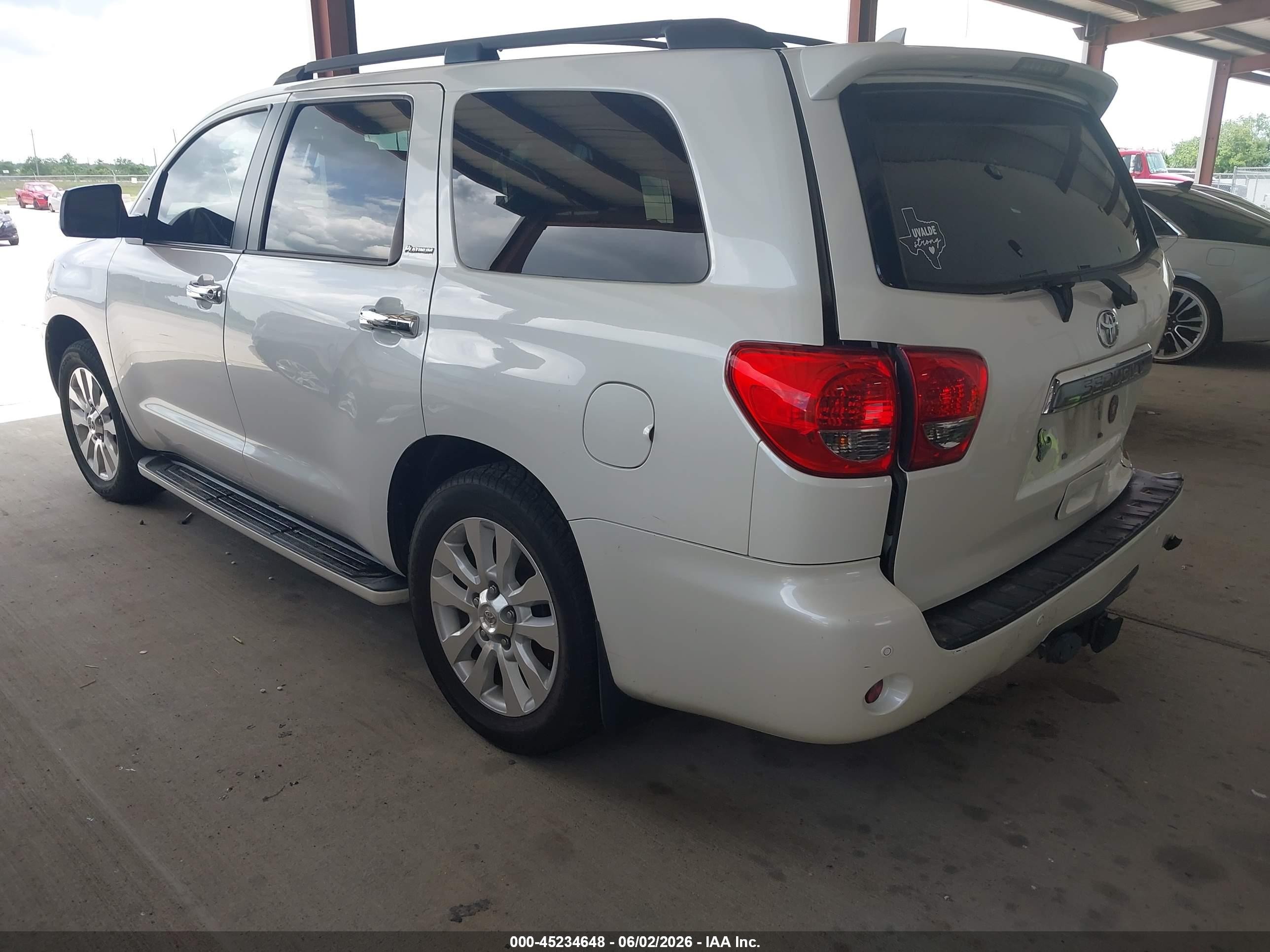 2014 Toyota Sequoia Platinum 5.7l V8 White vin: 5TDYY5G12ES055139