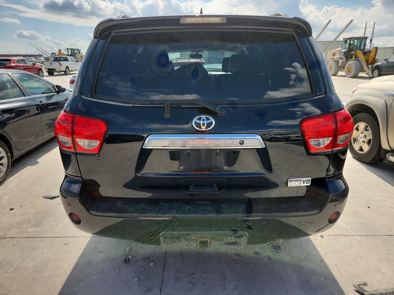 2015 Toyota Sequoia Platinum Black vin: 5TDYY5G12FS059340