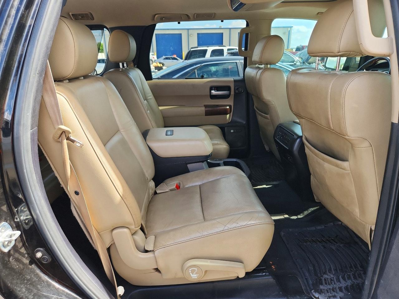 2015 Toyota Sequoia Platinum Black vin: 5TDYY5G12FS059340