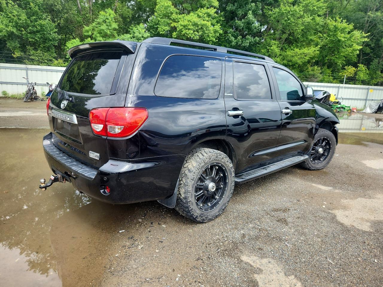 2011 Toyota Sequoia Platinum Черный vin: 5TDYY5G13BS034134