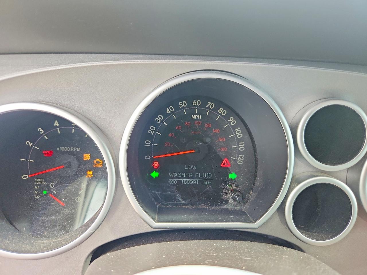 2011 Toyota Sequoia Platinum Черный vin: 5TDYY5G13BS034134