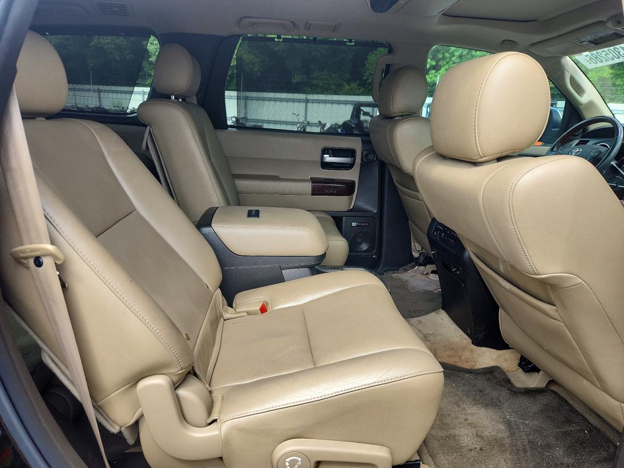 2011 Toyota Sequoia Platinum Черный vin: 5TDYY5G13BS034134