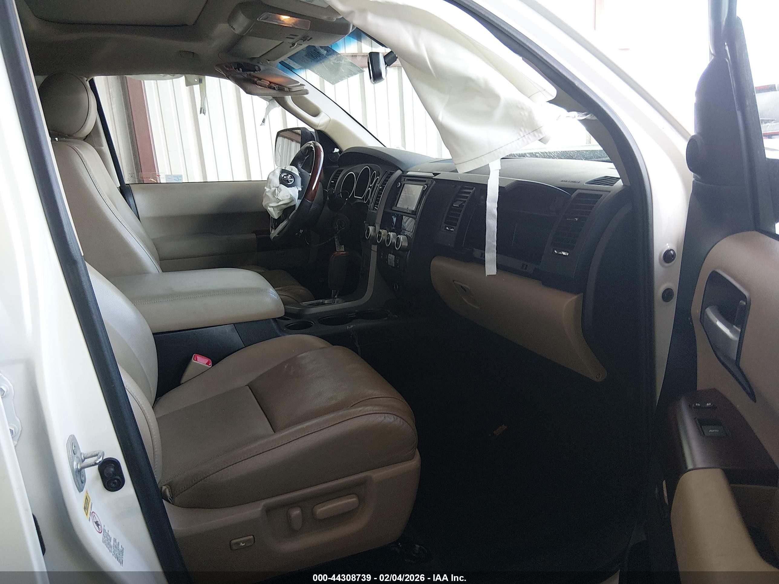 2014 Toyota Sequoia Platinum 5.7l V8 White vin: 5TDYY5G13ES052671