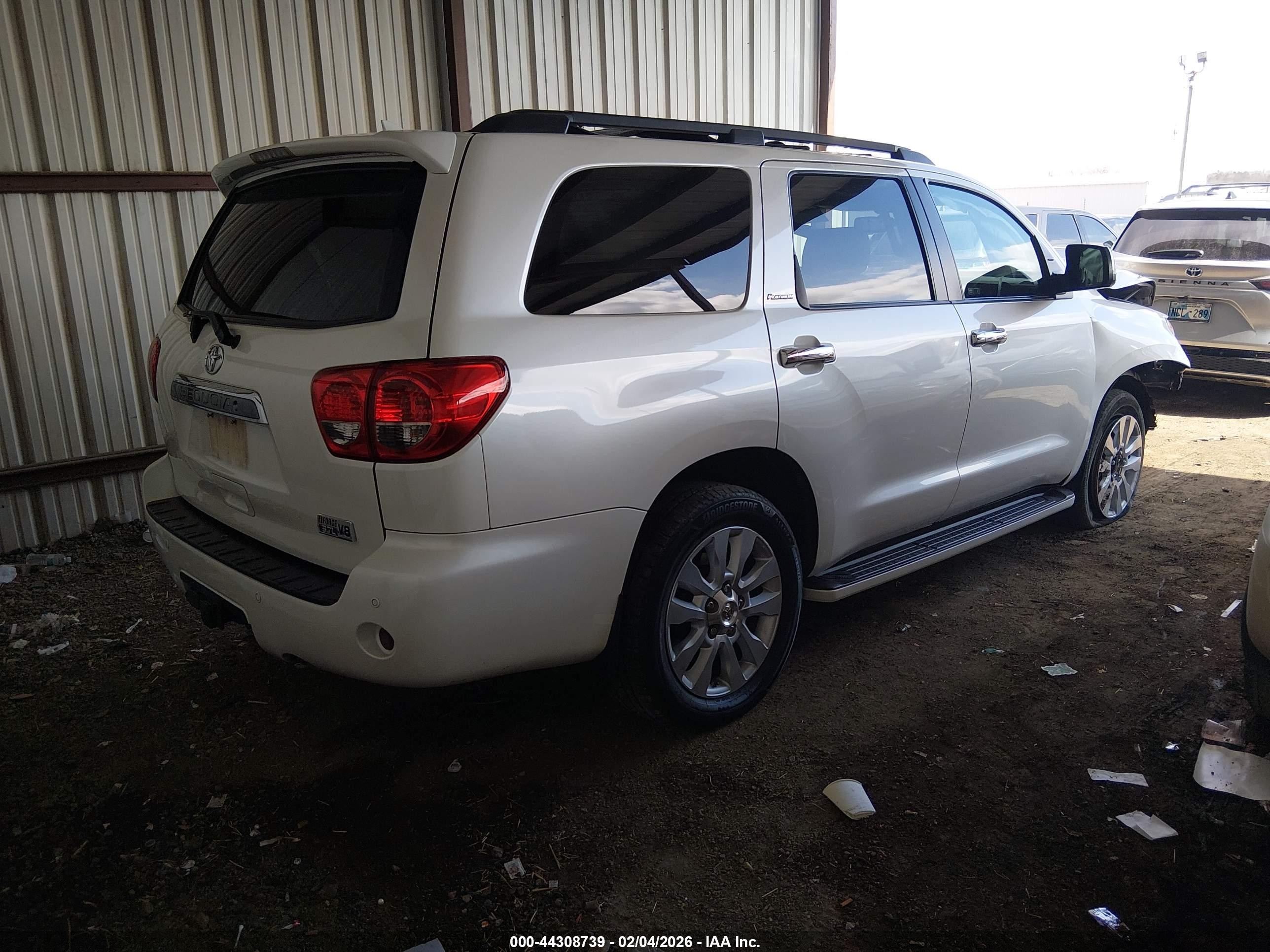 2014 Toyota Sequoia Platinum 5.7l V8 White vin: 5TDYY5G13ES052671