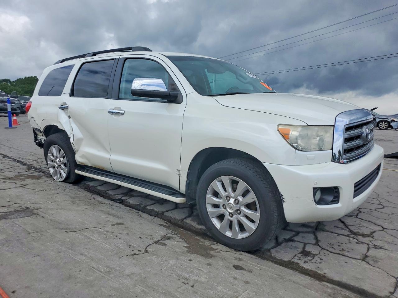 2014 Toyota Sequoia Platinum White vin: 5TDYY5G14ES055806