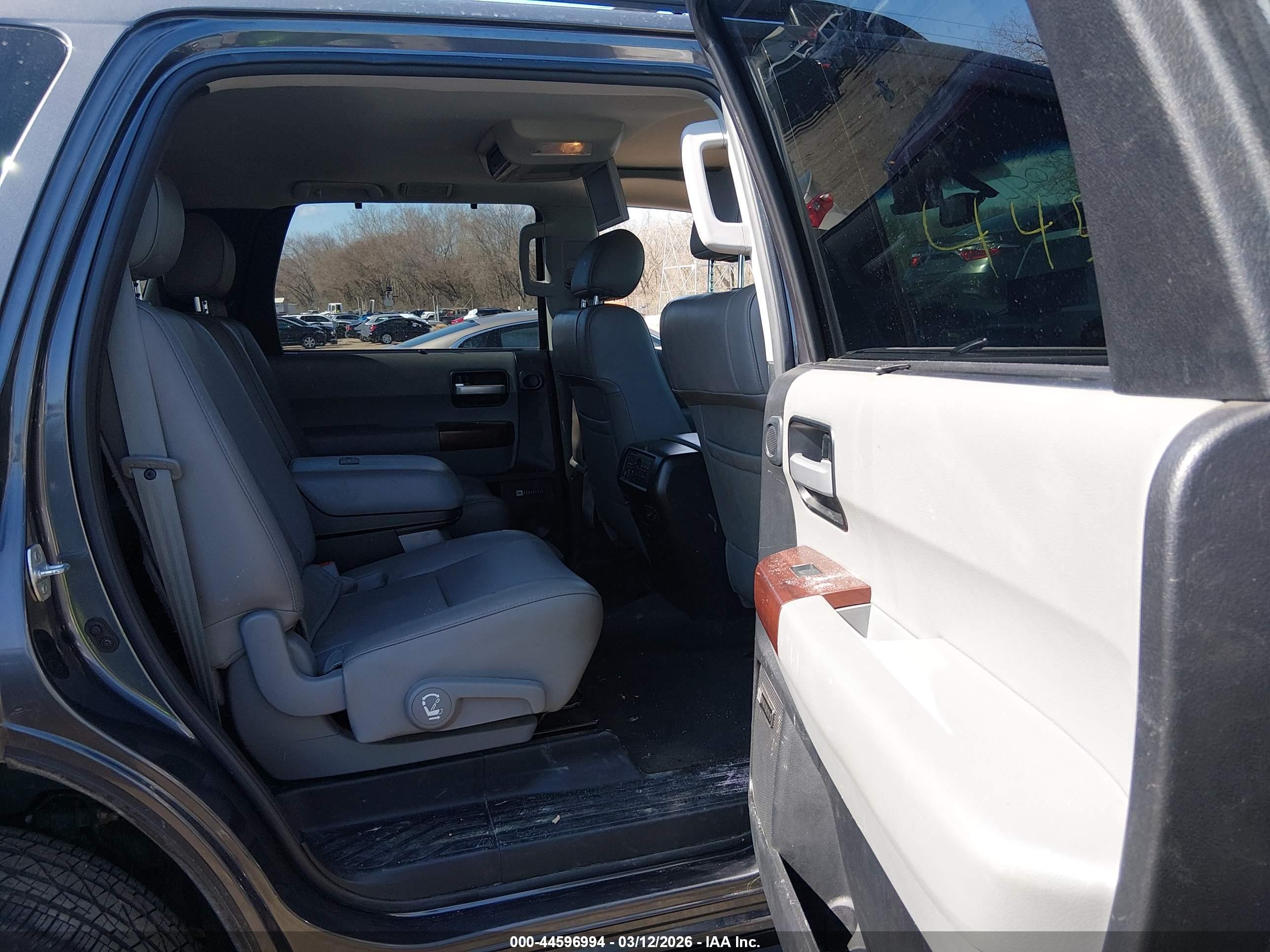2013 Toyota Sequoia Platinum 5.7l V8 Gray vin: 5TDYY5G17DS043793