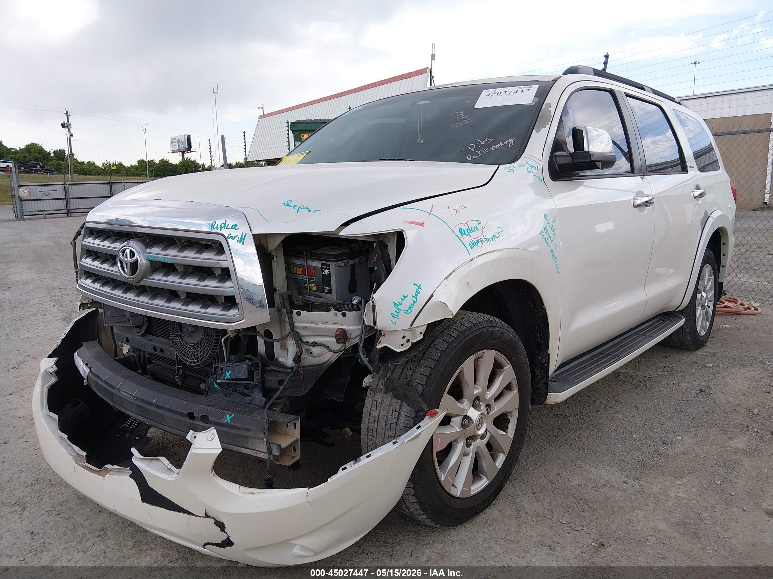 2013 Toyota Sequoia Platinum 5.7l V8 White vin: 5TDYY5G17DS047763