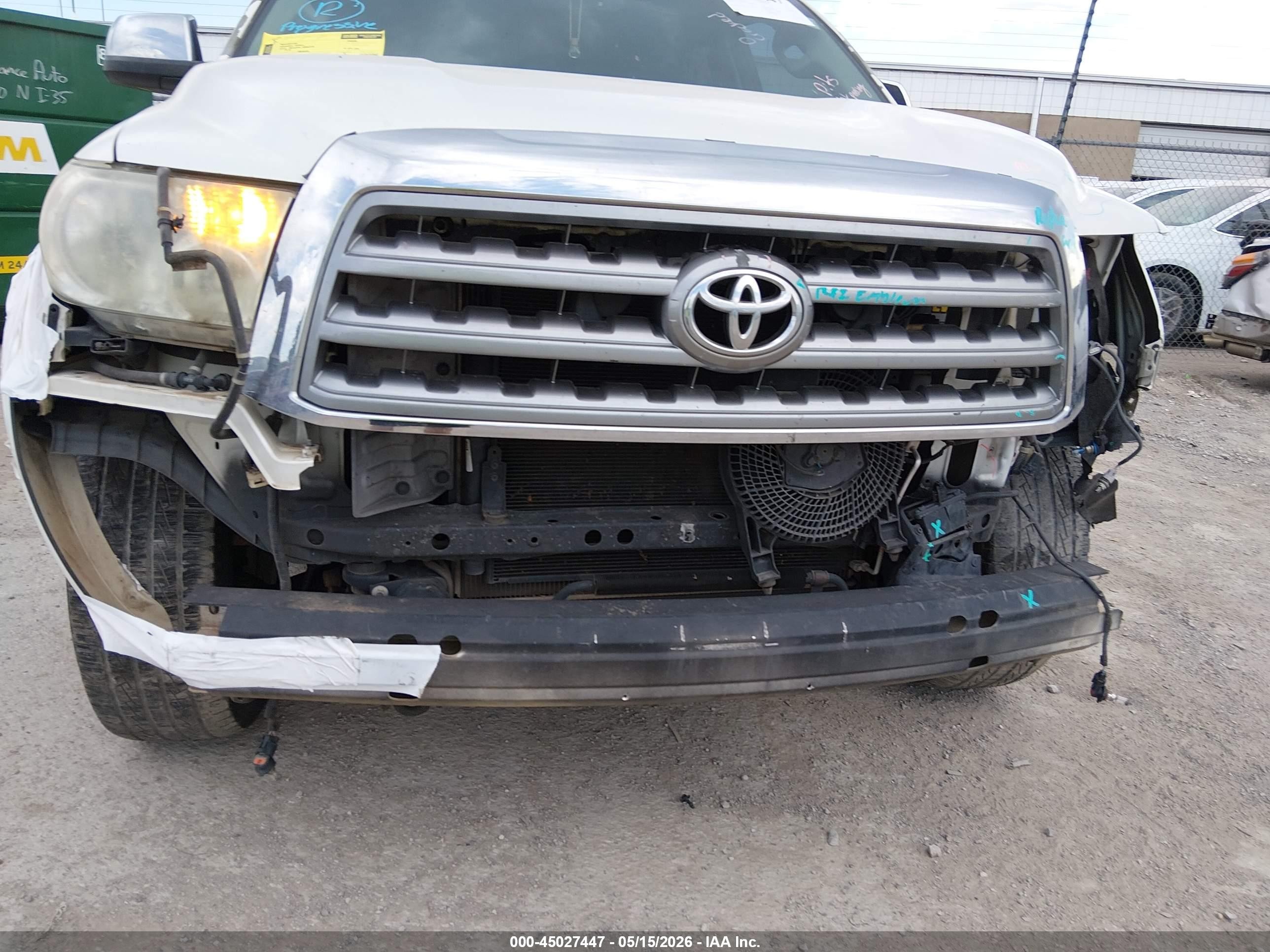 2013 Toyota Sequoia Platinum 5.7l V8 White vin: 5TDYY5G17DS047763