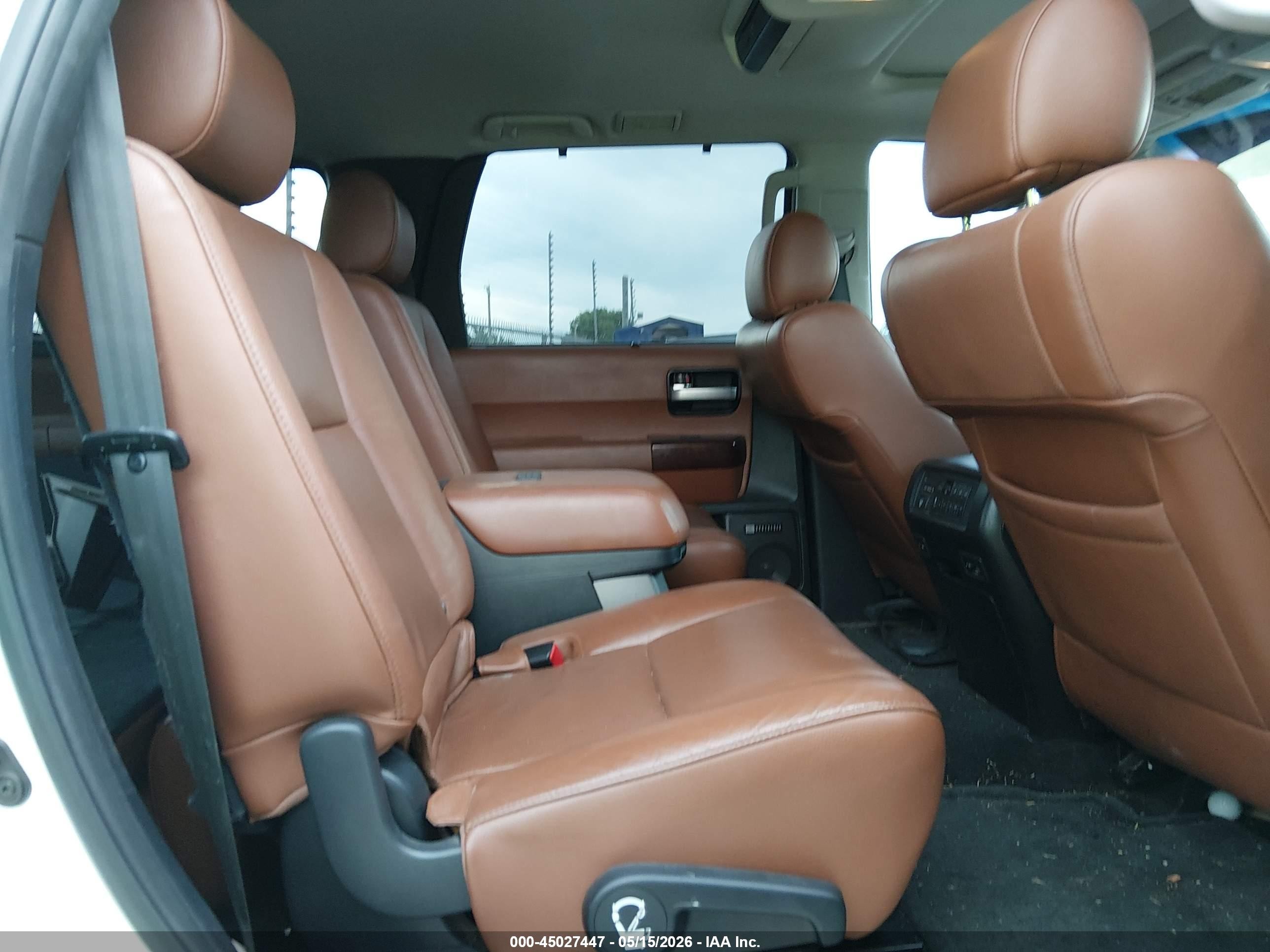 2013 Toyota Sequoia Platinum 5.7l V8 White vin: 5TDYY5G17DS047763