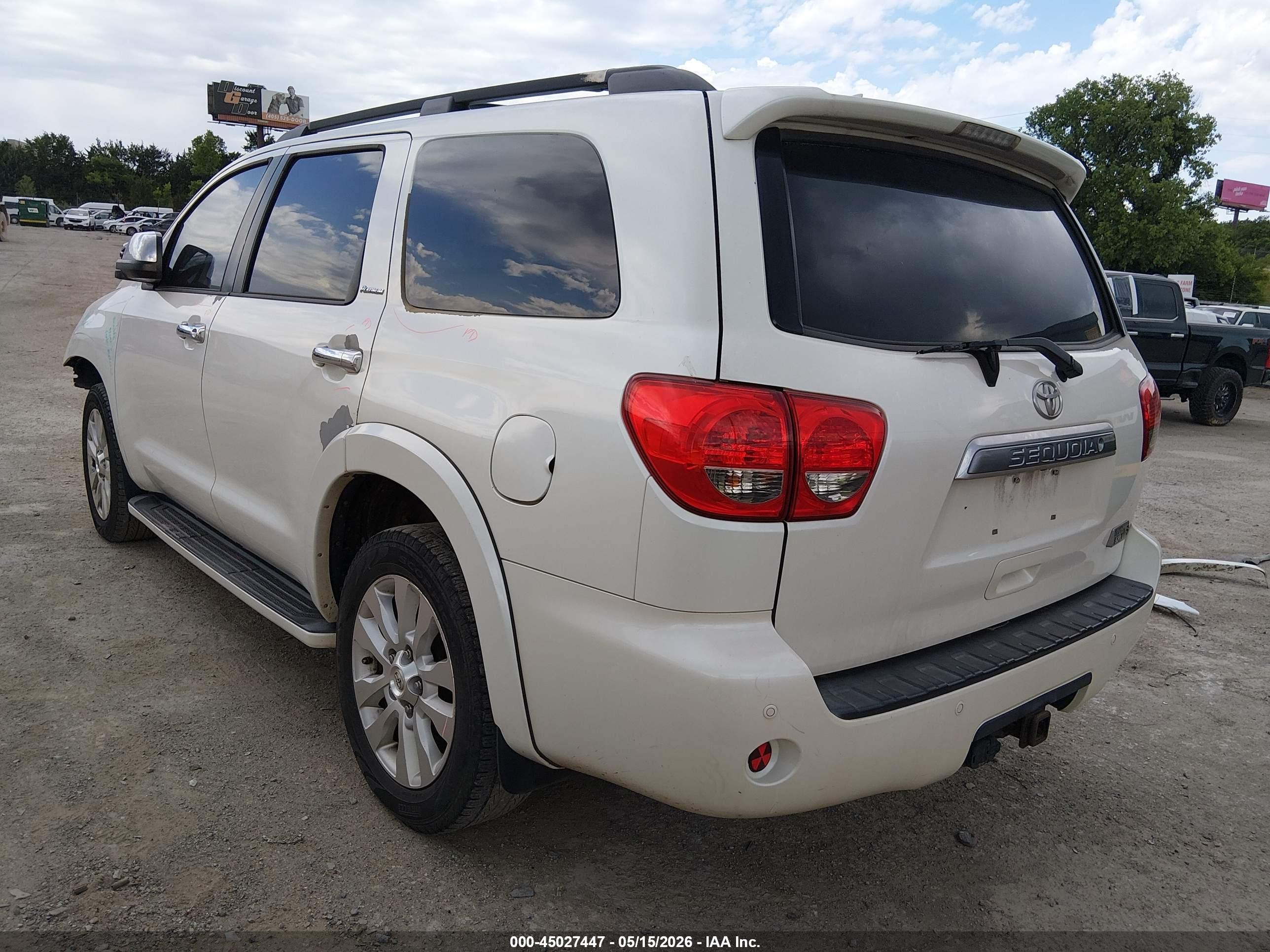 2013 Toyota Sequoia Platinum 5.7l V8 White vin: 5TDYY5G17DS047763