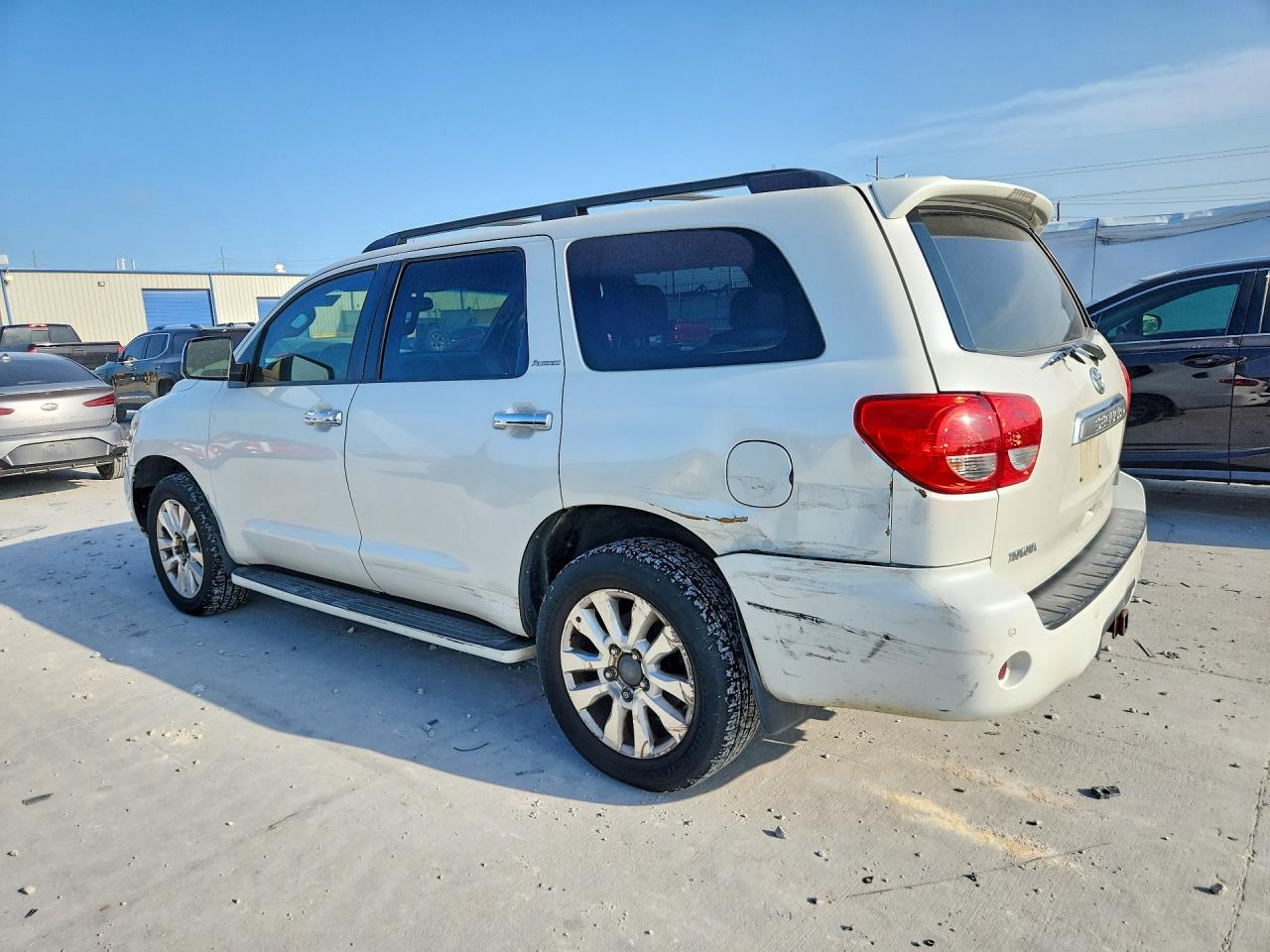 2010 Toyota Sequoia Platinum Белый vin: 5TDYY5G18AS029736