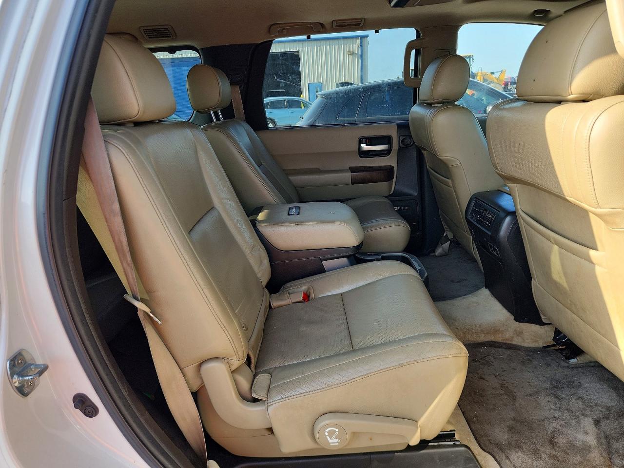 2010 Toyota Sequoia Platinum Белый vin: 5TDYY5G18AS029736