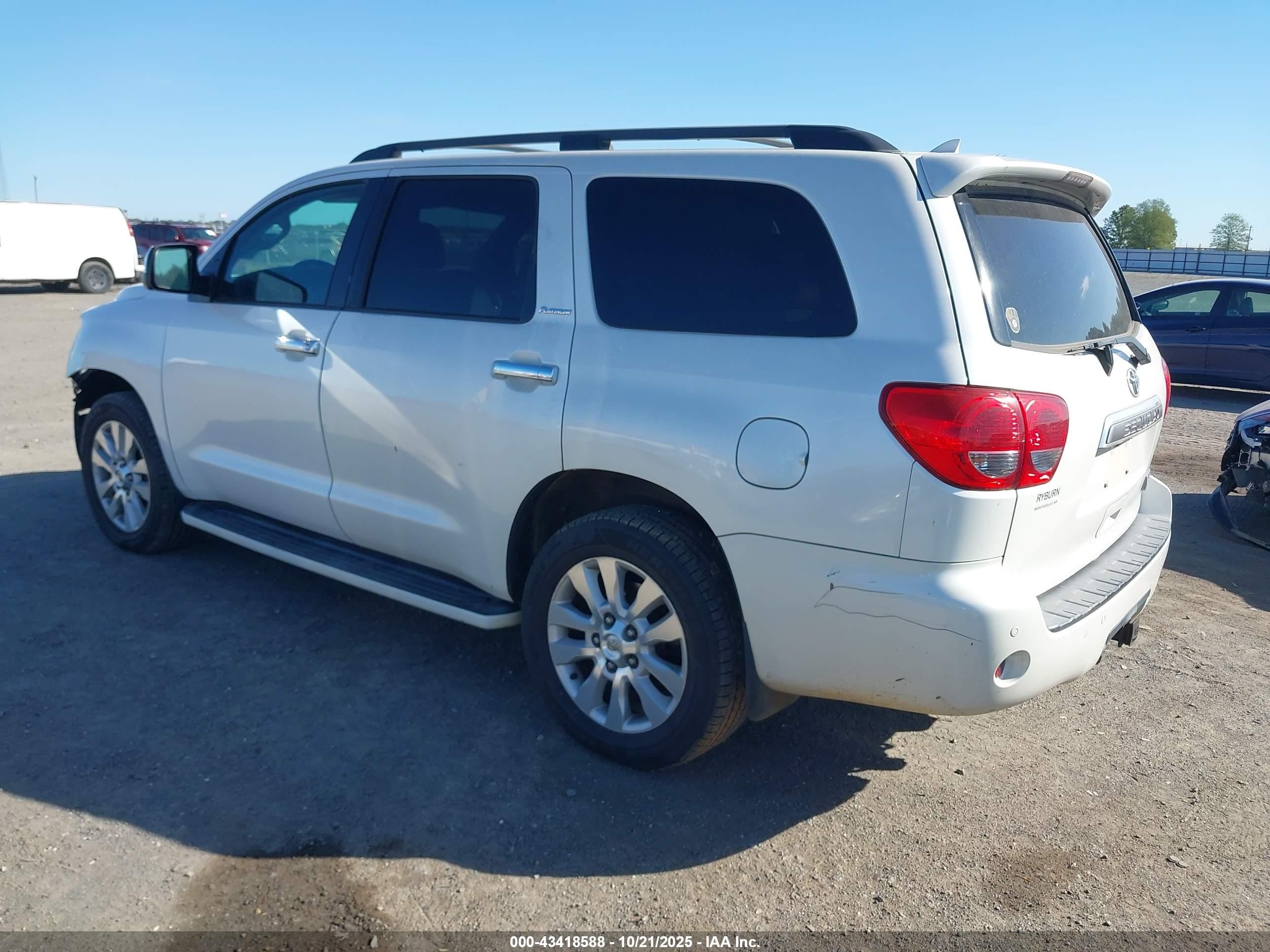 2014 Toyota Sequoia Platinum 5.7l V8 White vin: 5TDYY5G18ES054089