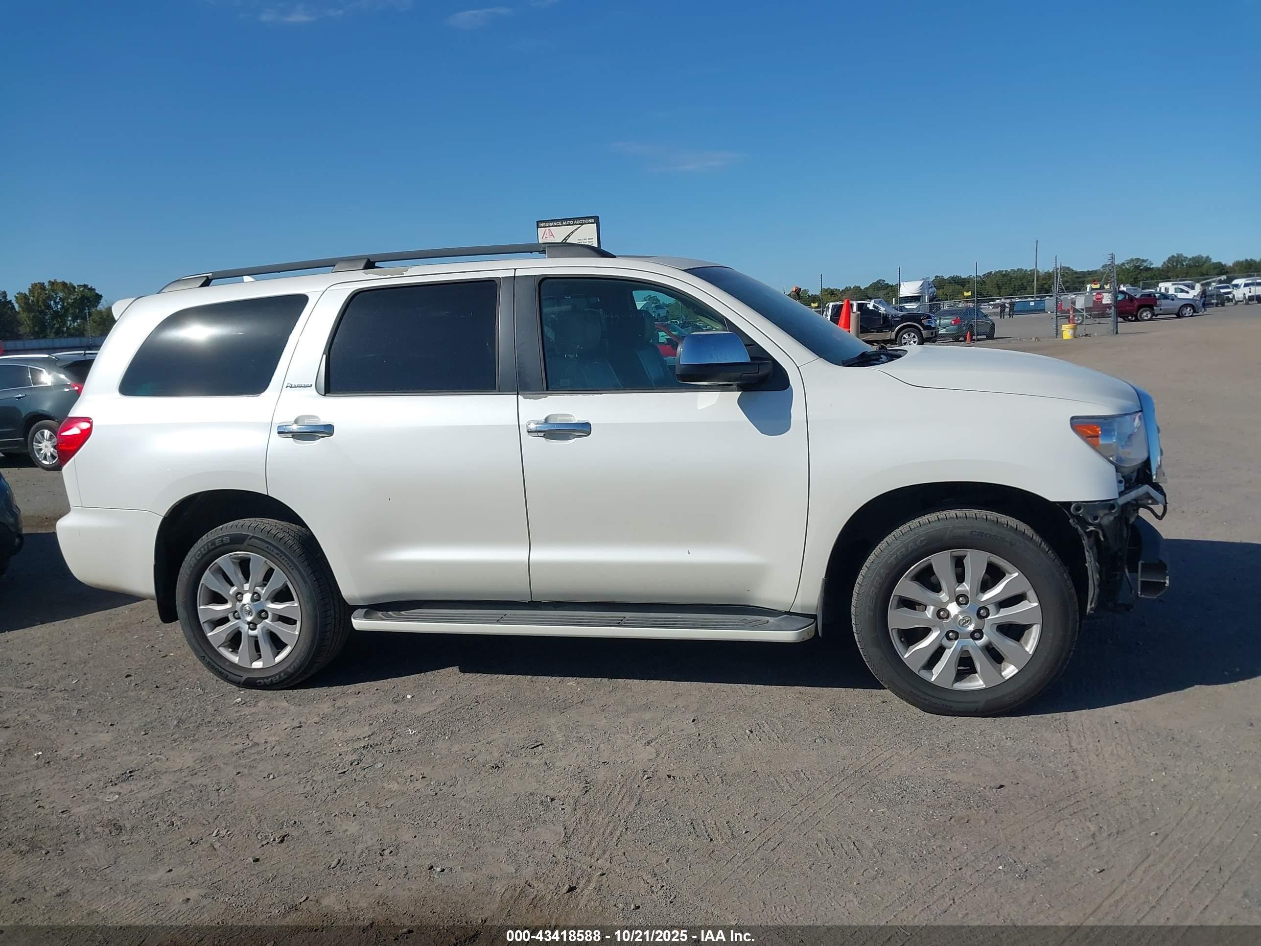 2014 Toyota Sequoia Platinum 5.7l V8 White vin: 5TDYY5G18ES054089