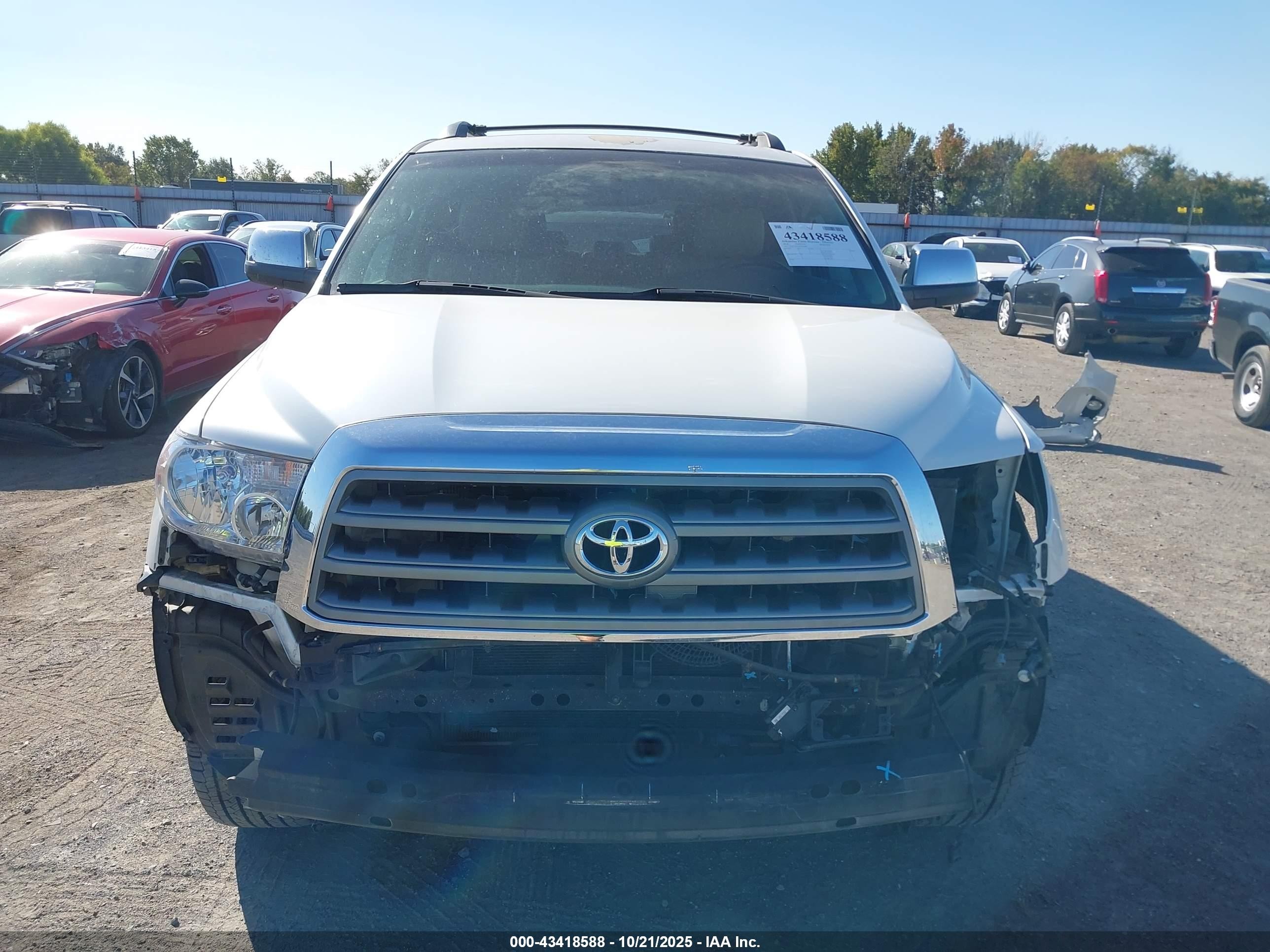 2014 Toyota Sequoia Platinum 5.7l V8 White vin: 5TDYY5G18ES054089