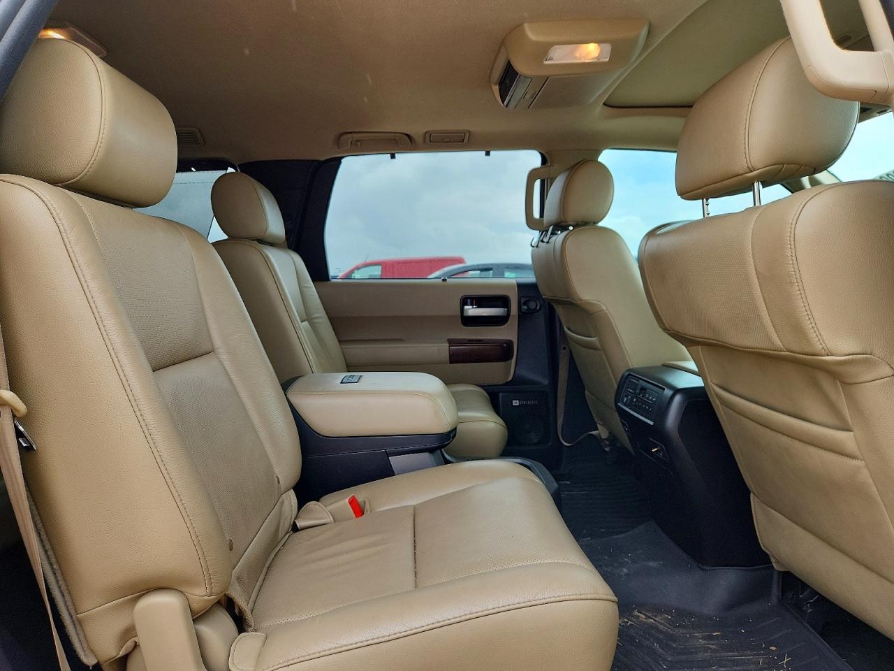 2015 Toyota Sequoia Platinum White vin: 5TDYY5G18FS057950