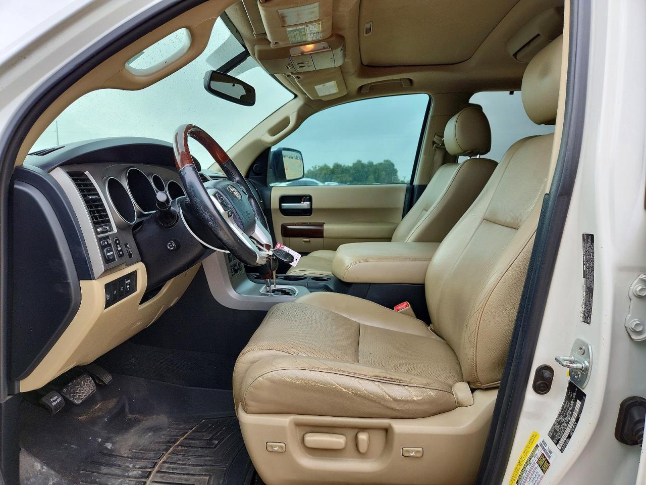2015 Toyota Sequoia Platinum White vin: 5TDYY5G18FS057950