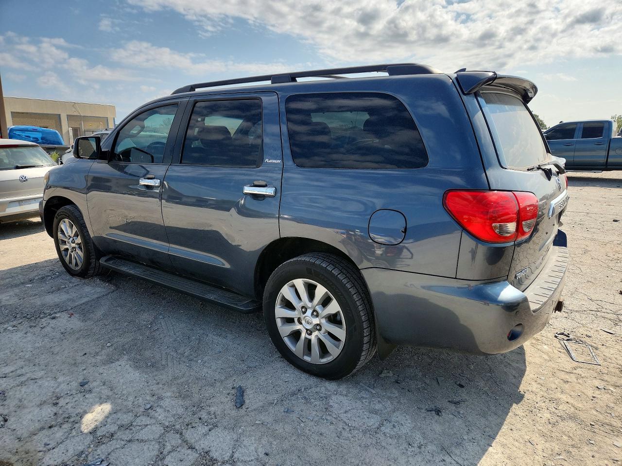 2010 Toyota Sequoia Platinum Blue vin: 5TDYY5G19AS025002