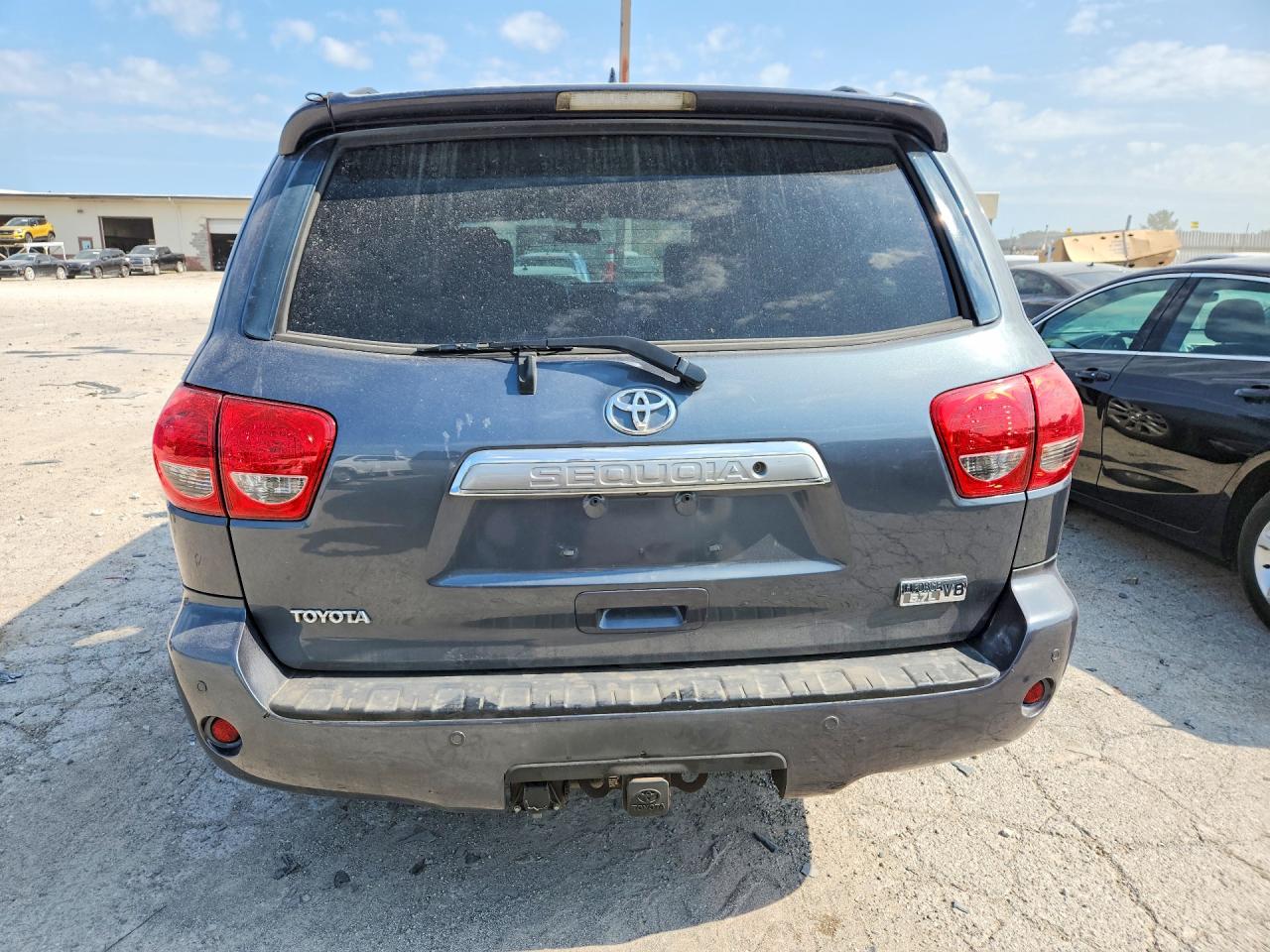2010 Toyota Sequoia Platinum Blue vin: 5TDYY5G19AS025002
