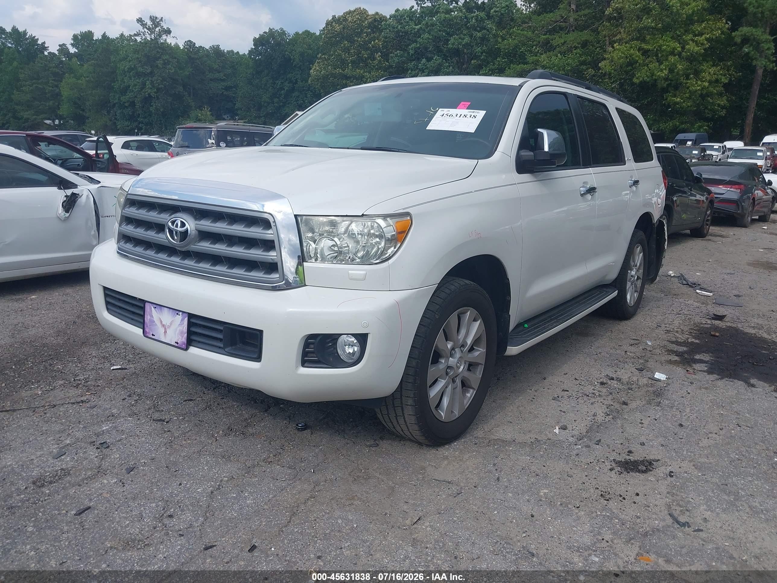 2010 Toyota Sequoia Platinum 5.7l V8 Белый vin: 5TDYY5G19AS026702