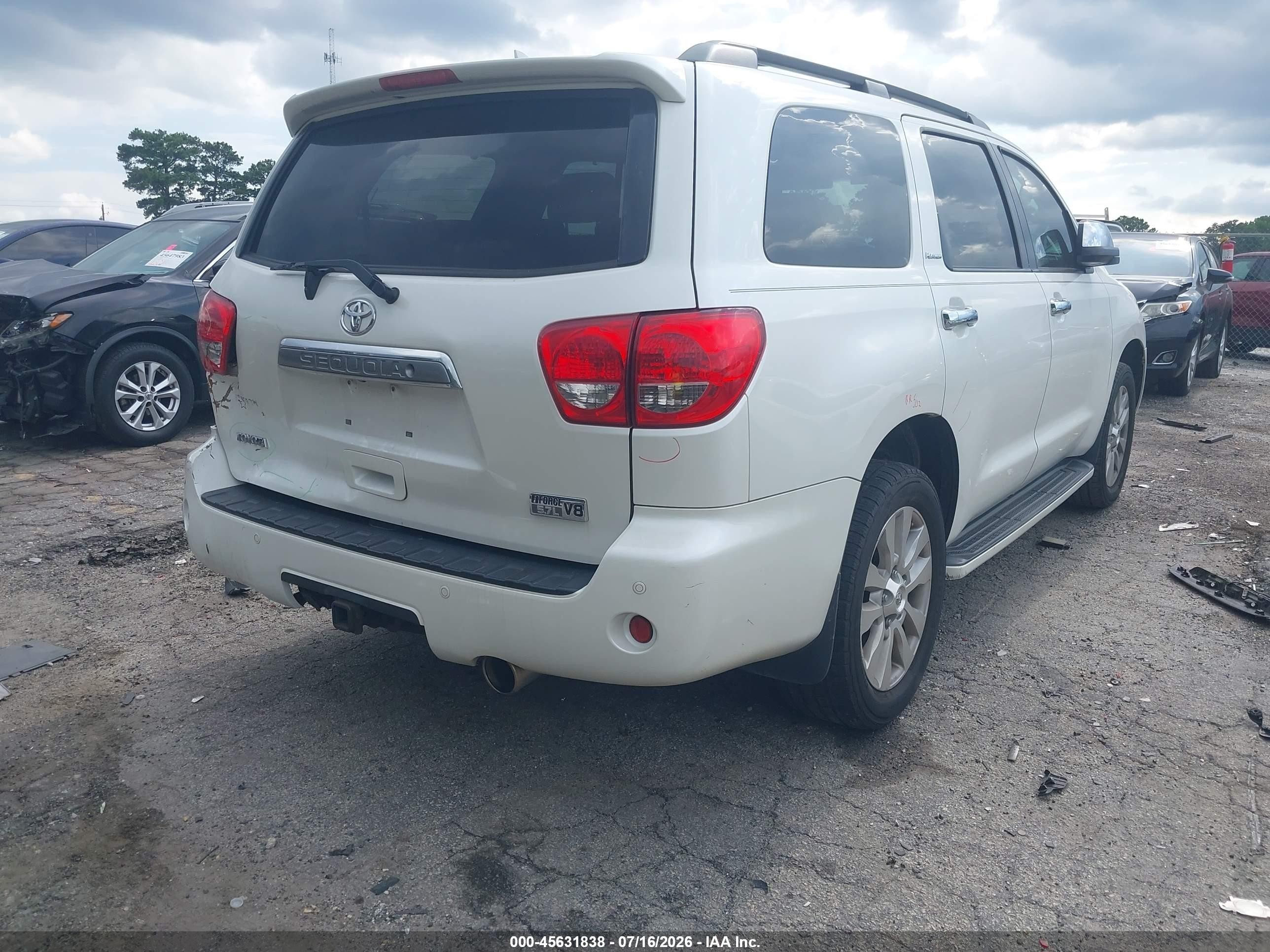 2010 Toyota Sequoia Platinum 5.7l V8 Белый vin: 5TDYY5G19AS026702