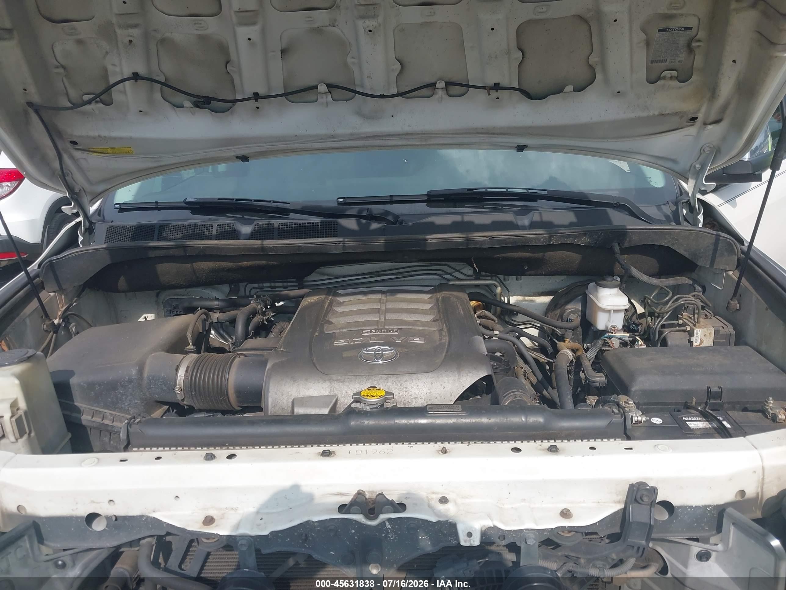 2010 Toyota Sequoia Platinum 5.7l V8 Белый vin: 5TDYY5G19AS026702