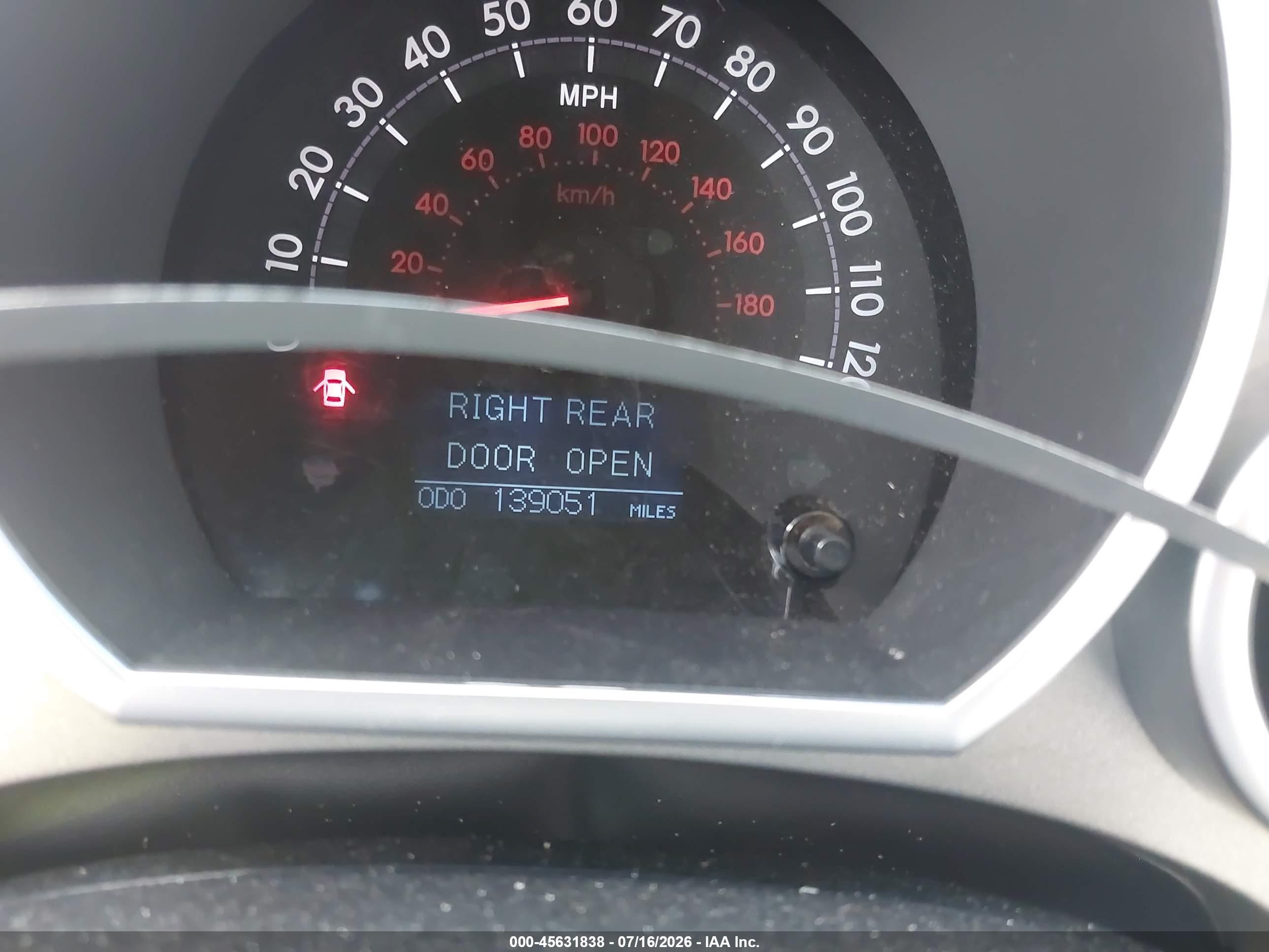 2010 Toyota Sequoia Platinum 5.7l V8 Белый vin: 5TDYY5G19AS026702