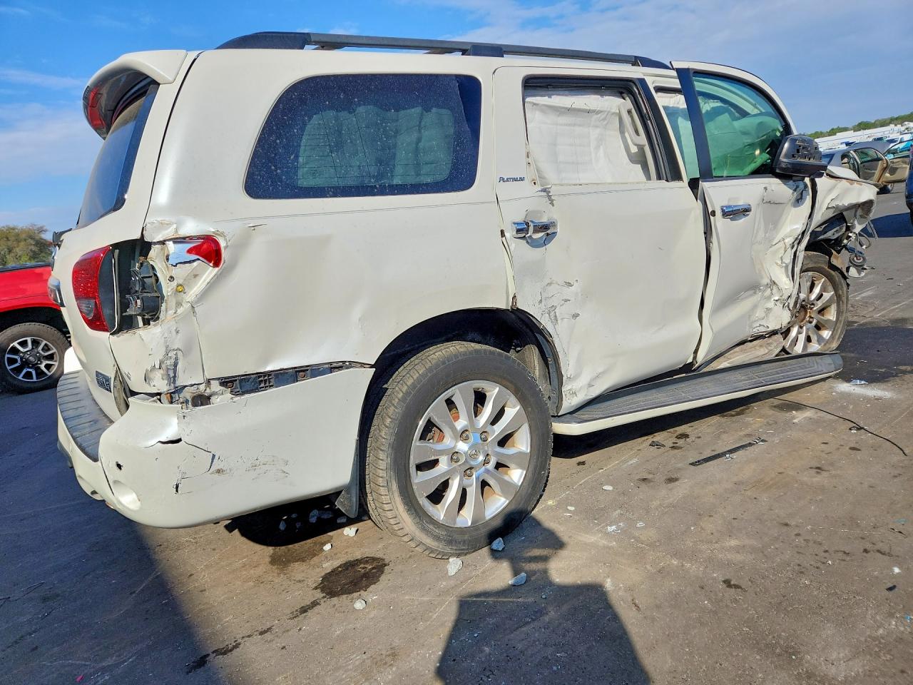 2010 Toyota Sequoia Platinum White vin: 5TDYY5G19AS028417