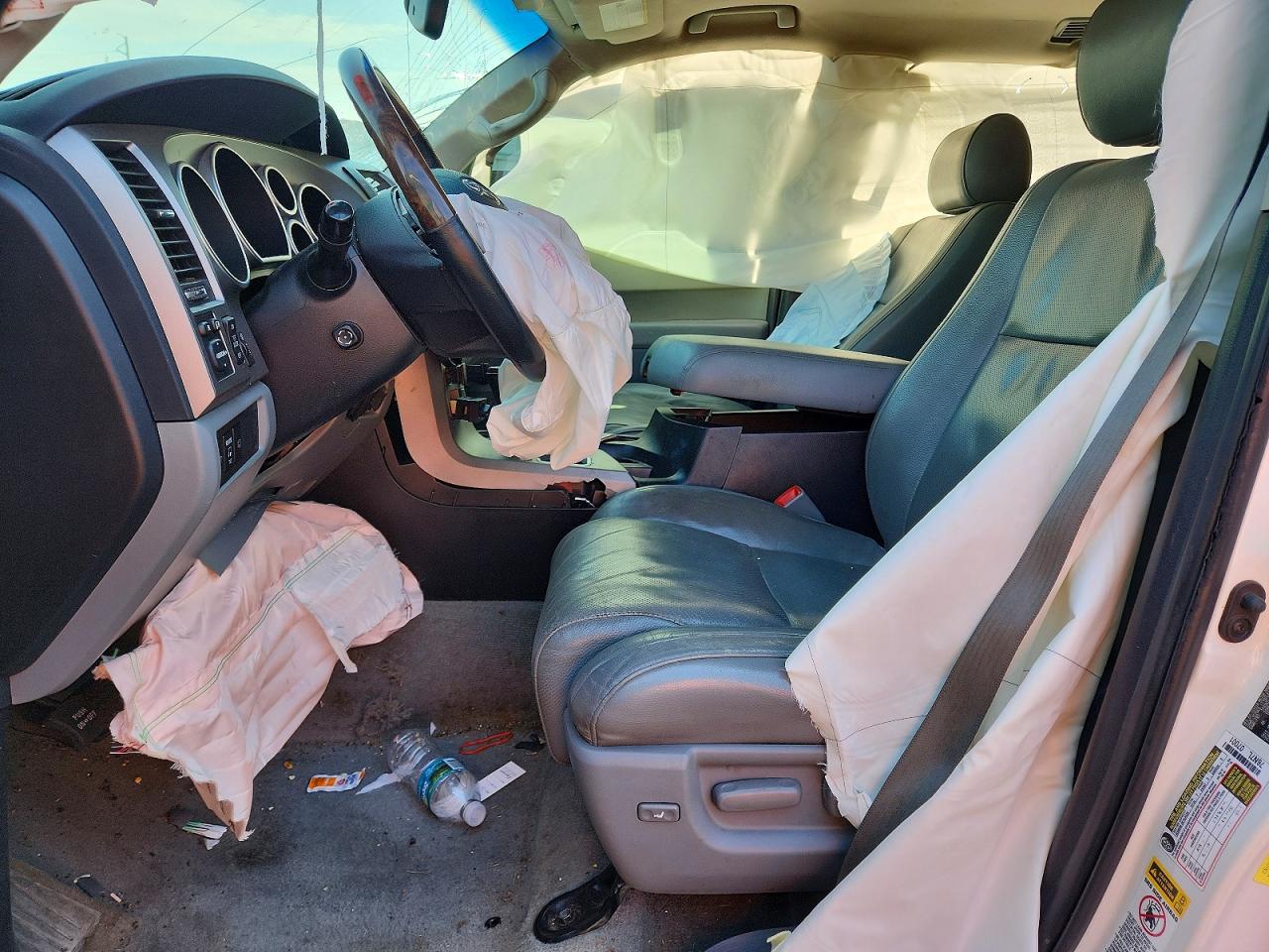 2010 Toyota Sequoia Platinum White vin: 5TDYY5G19AS028417