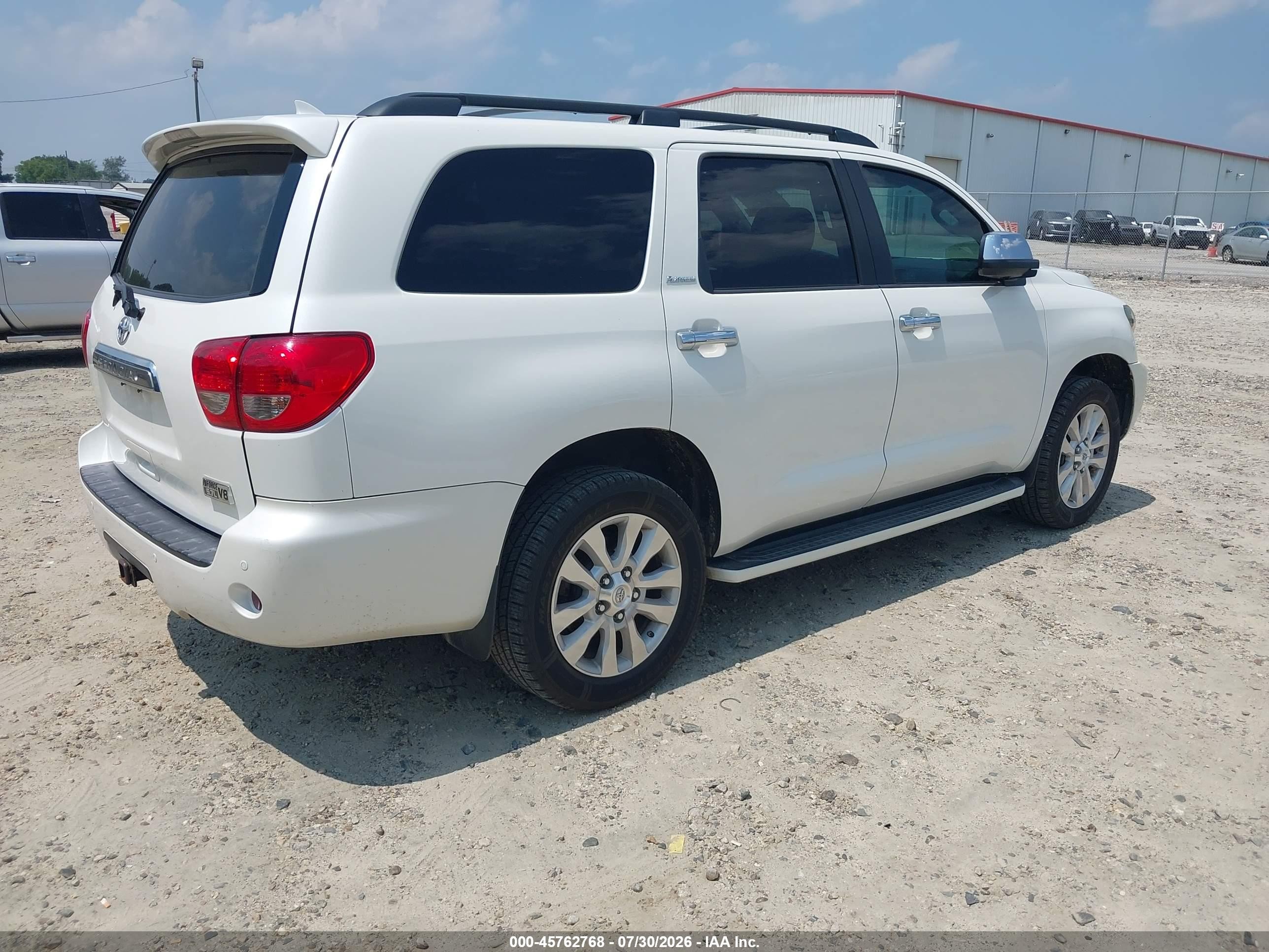 2015 Toyota Sequoia Platinum 5.7l V8 White vin: 5TDYY5G1XFS057156