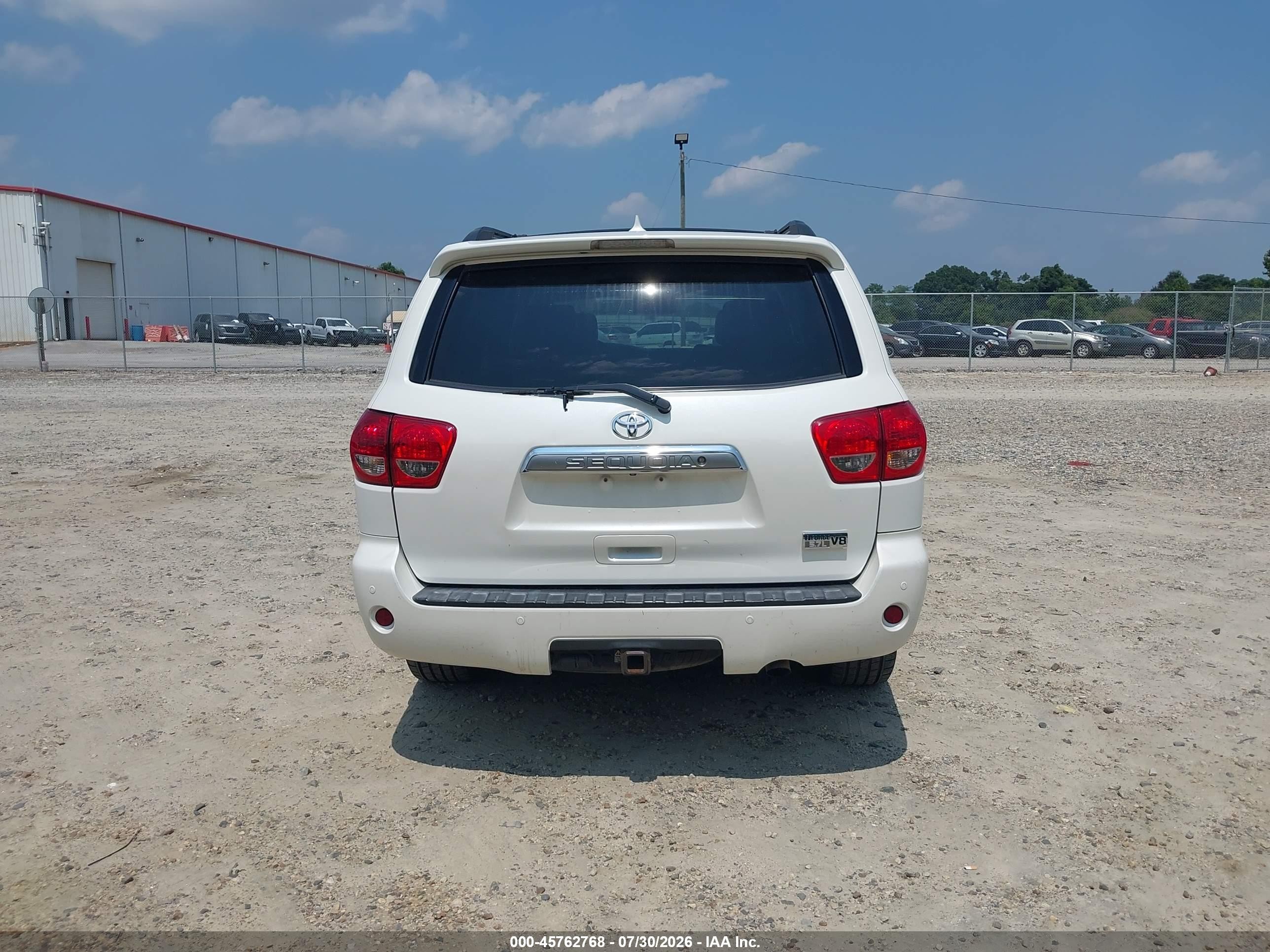 2015 Toyota Sequoia Platinum 5.7l V8 White vin: 5TDYY5G1XFS057156