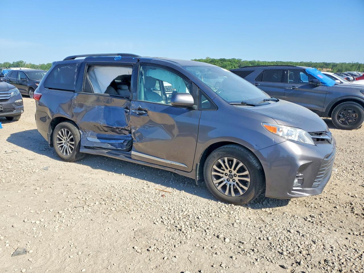 2019 Toyota Sienna Xle 8-passenger Gray vin: 5TDYZ3DC0KS979985