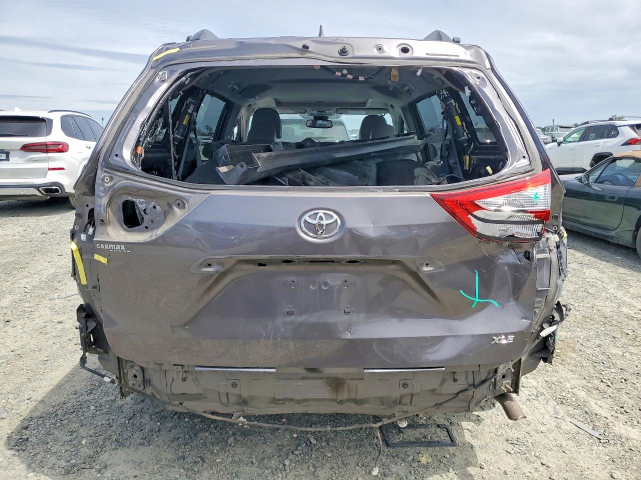 2019 Toyota Sienna Xle 8-passenger Gray vin: 5TDYZ3DC1KS989490