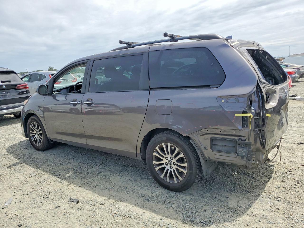 2019 Toyota Sienna Xle 8-passenger Gray vin: 5TDYZ3DC1KS989490