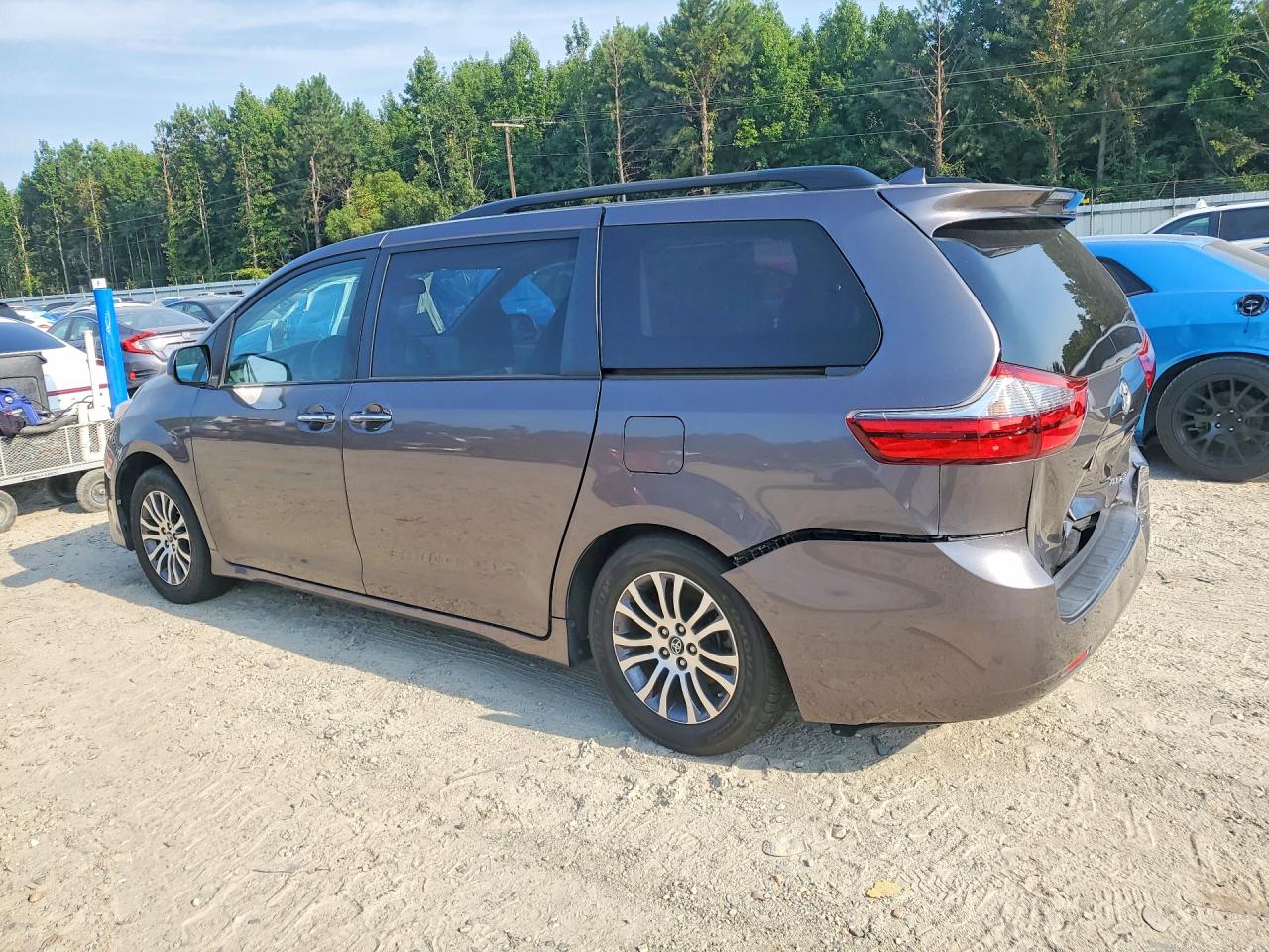 2020 Toyota Sienna Xle 8-passenger Gray vin: 5TDYZ3DC1LS040703