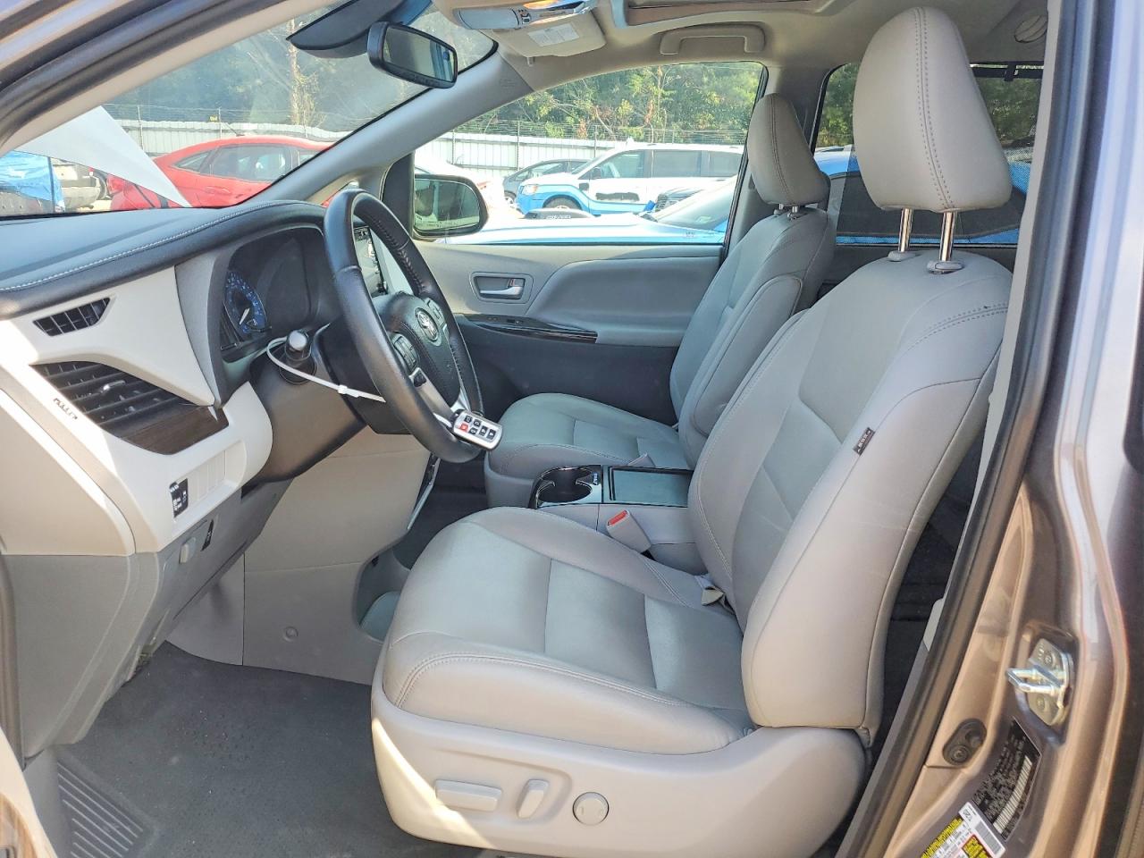 2020 Toyota Sienna Xle 8-passenger Gray vin: 5TDYZ3DC1LS040703