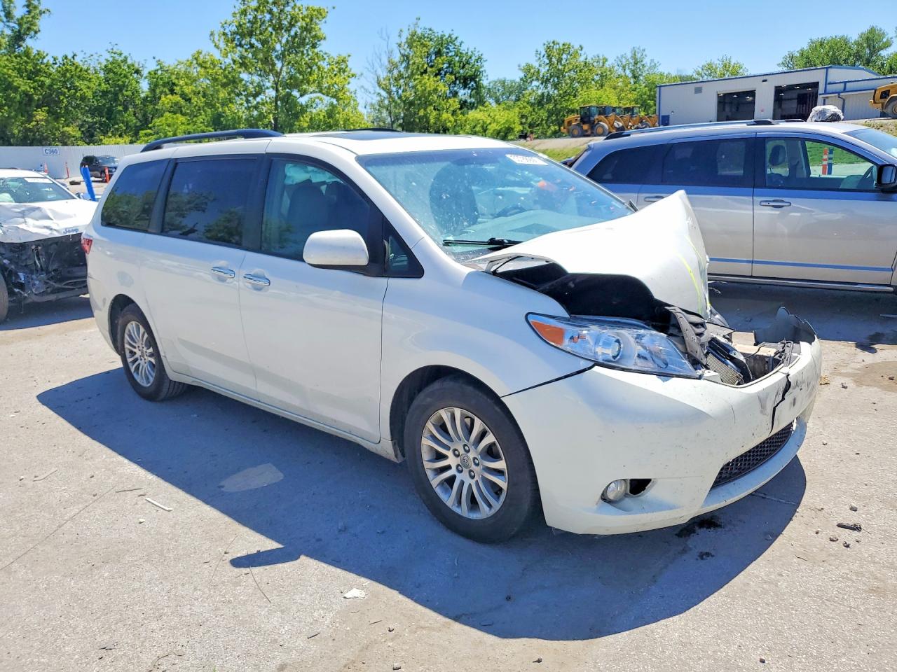 2017 Toyota Sienna Xle 8-passenger Белый vin: 5TDYZ3DC2HS821415