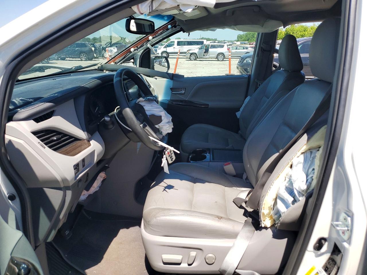 2017 Toyota Sienna Xle 8-passenger Белый vin: 5TDYZ3DC2HS821415