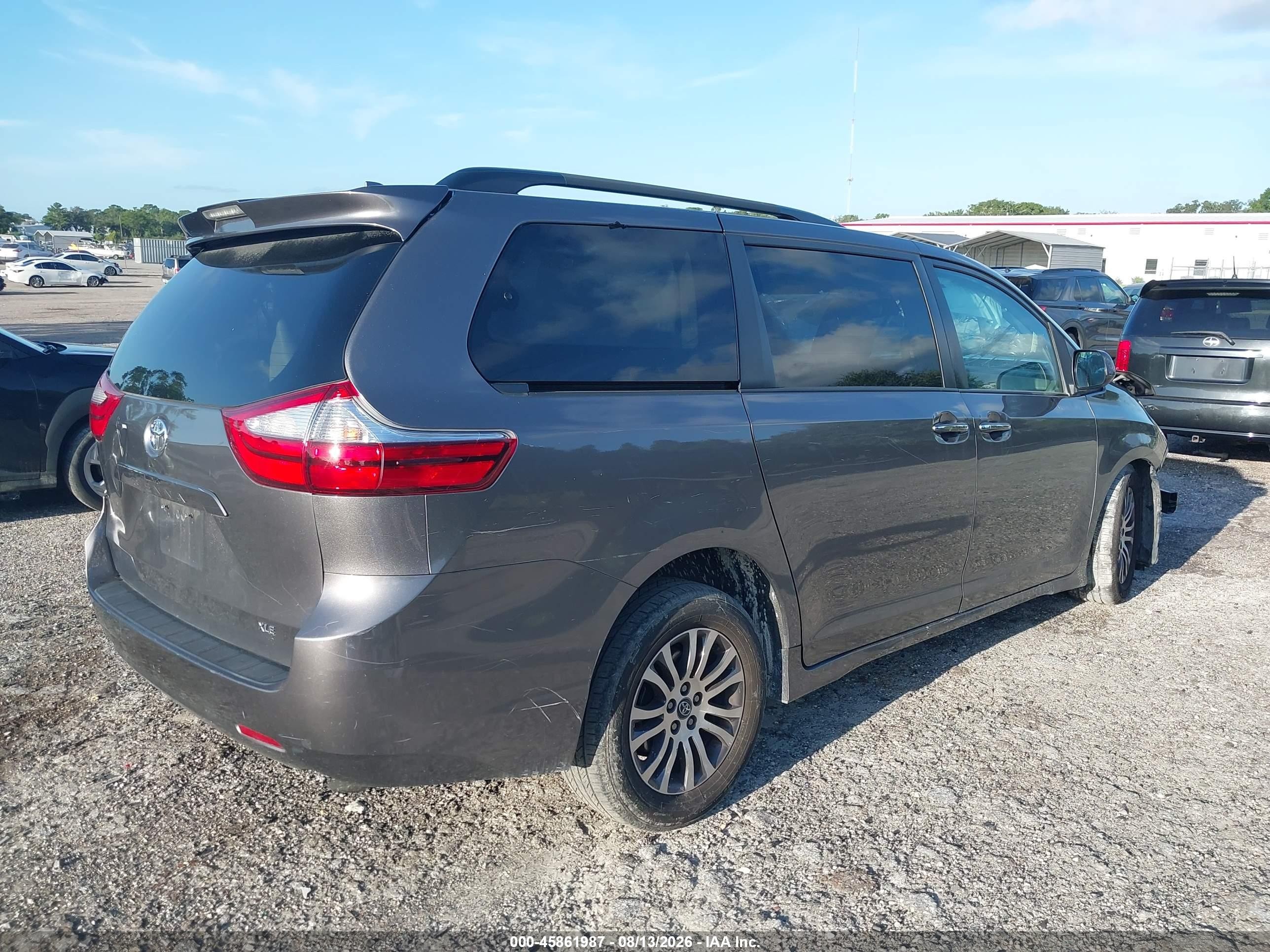 2018 Toyota Sienna Xle 8 Passenger Gray vin: 5TDYZ3DC4JS942498
