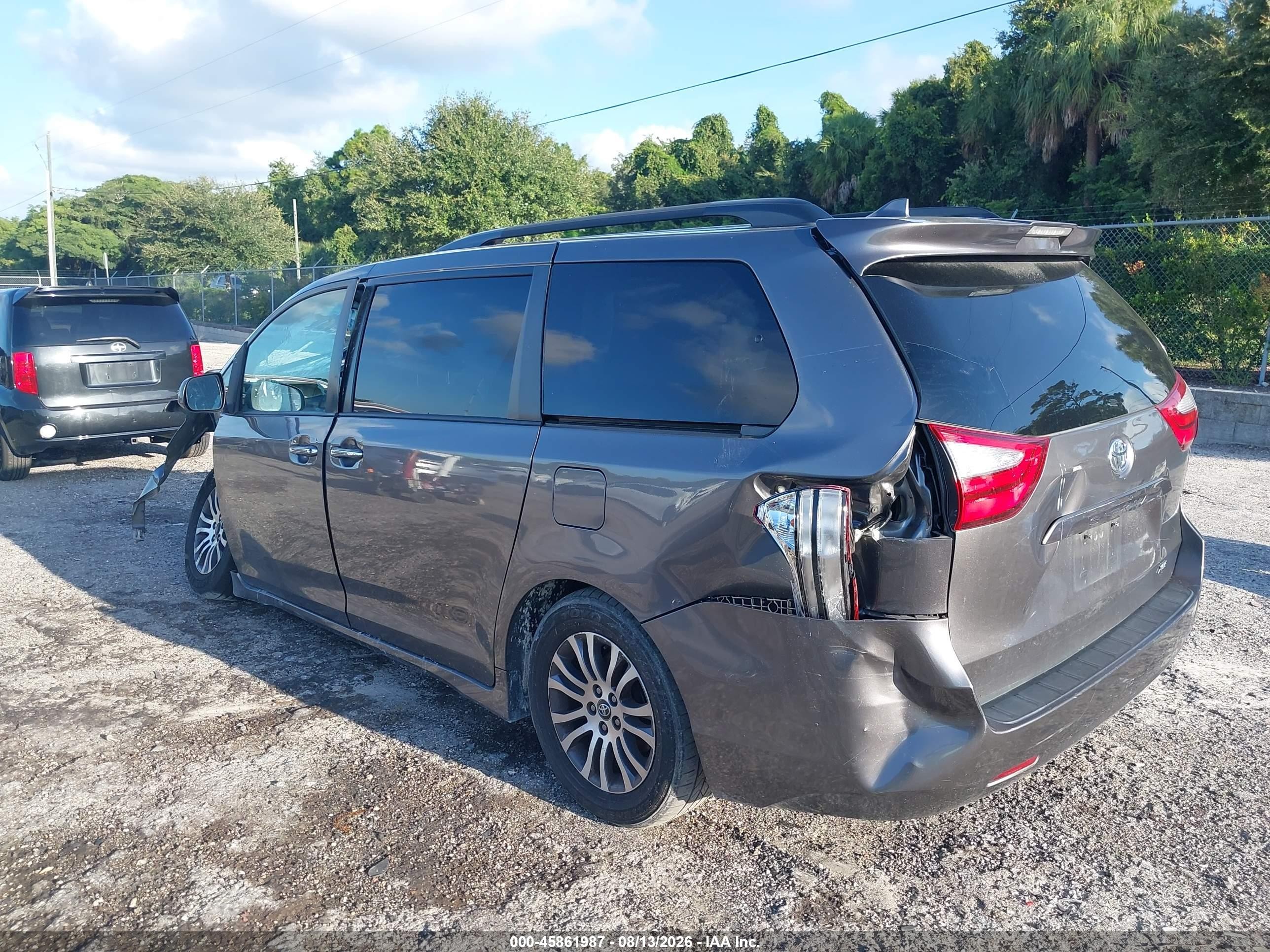 2018 Toyota Sienna Xle 8 Passenger Gray vin: 5TDYZ3DC4JS942498