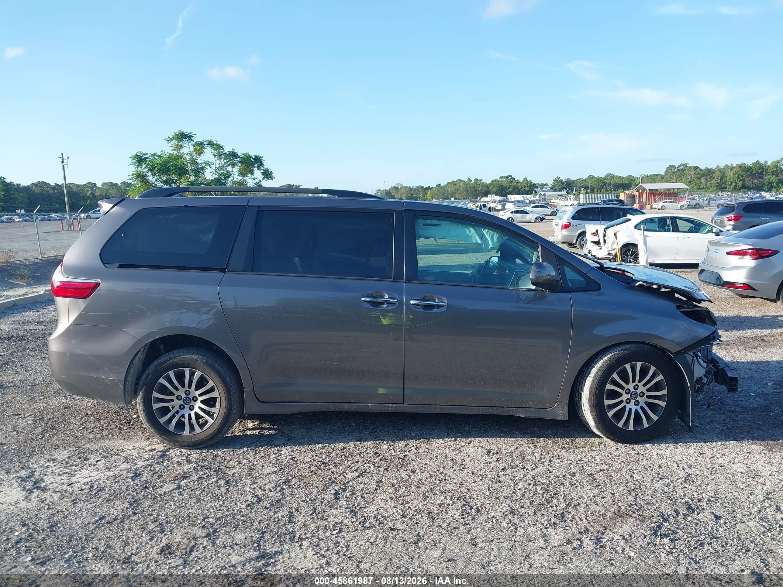 2018 Toyota Sienna Xle 8 Passenger Gray vin: 5TDYZ3DC4JS942498
