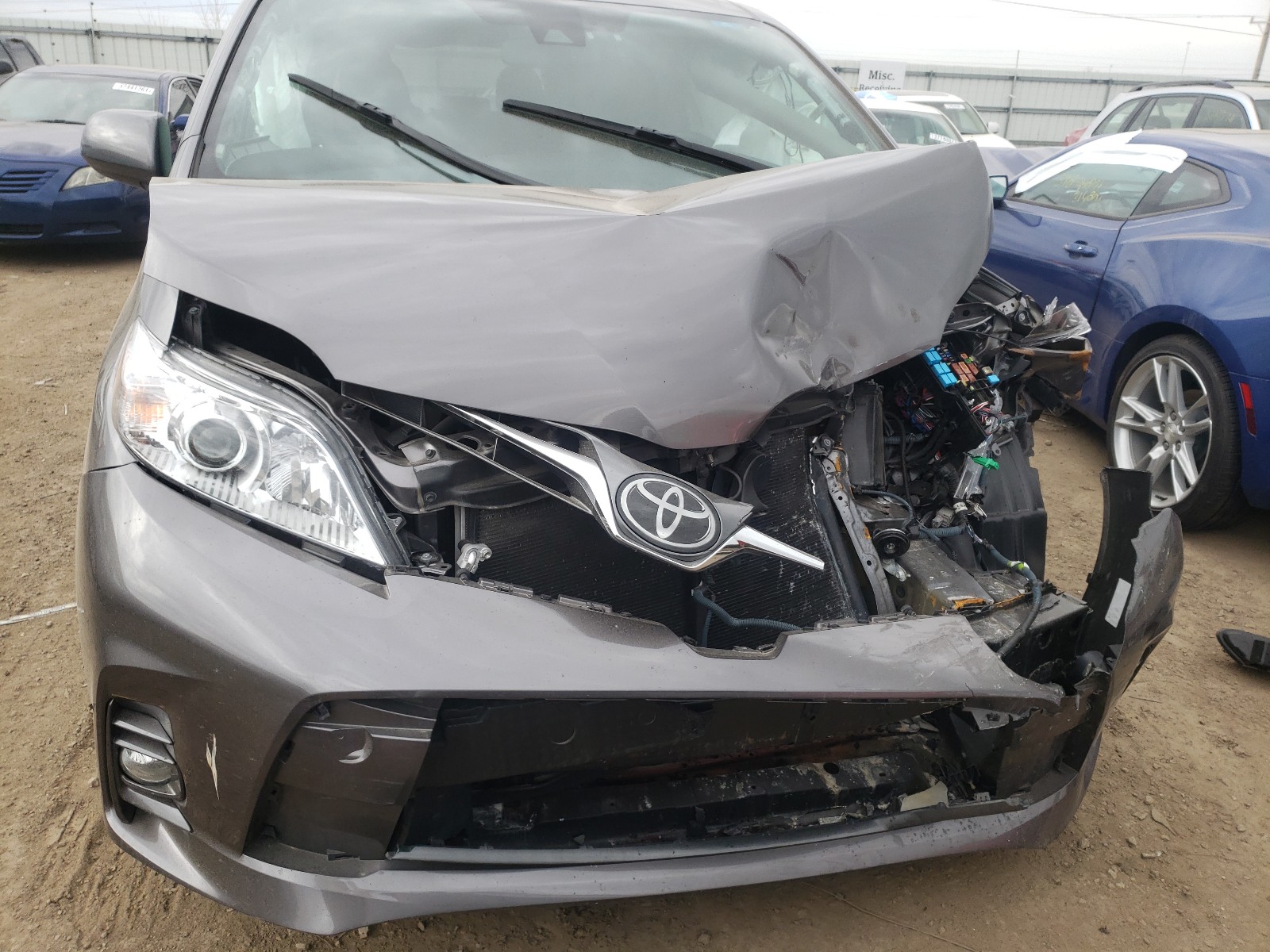 2018 Toyota Sienna Xle Gray vin: 5TDYZ3DC4JS962685