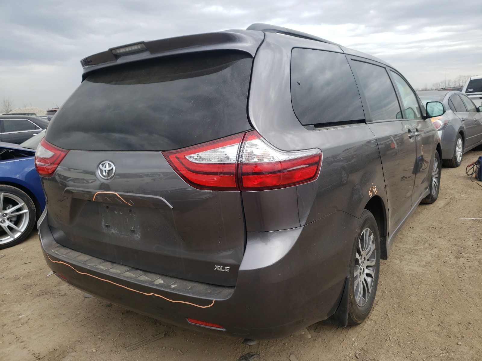 2018 Toyota Sienna Xle Gray vin: 5TDYZ3DC4JS962685