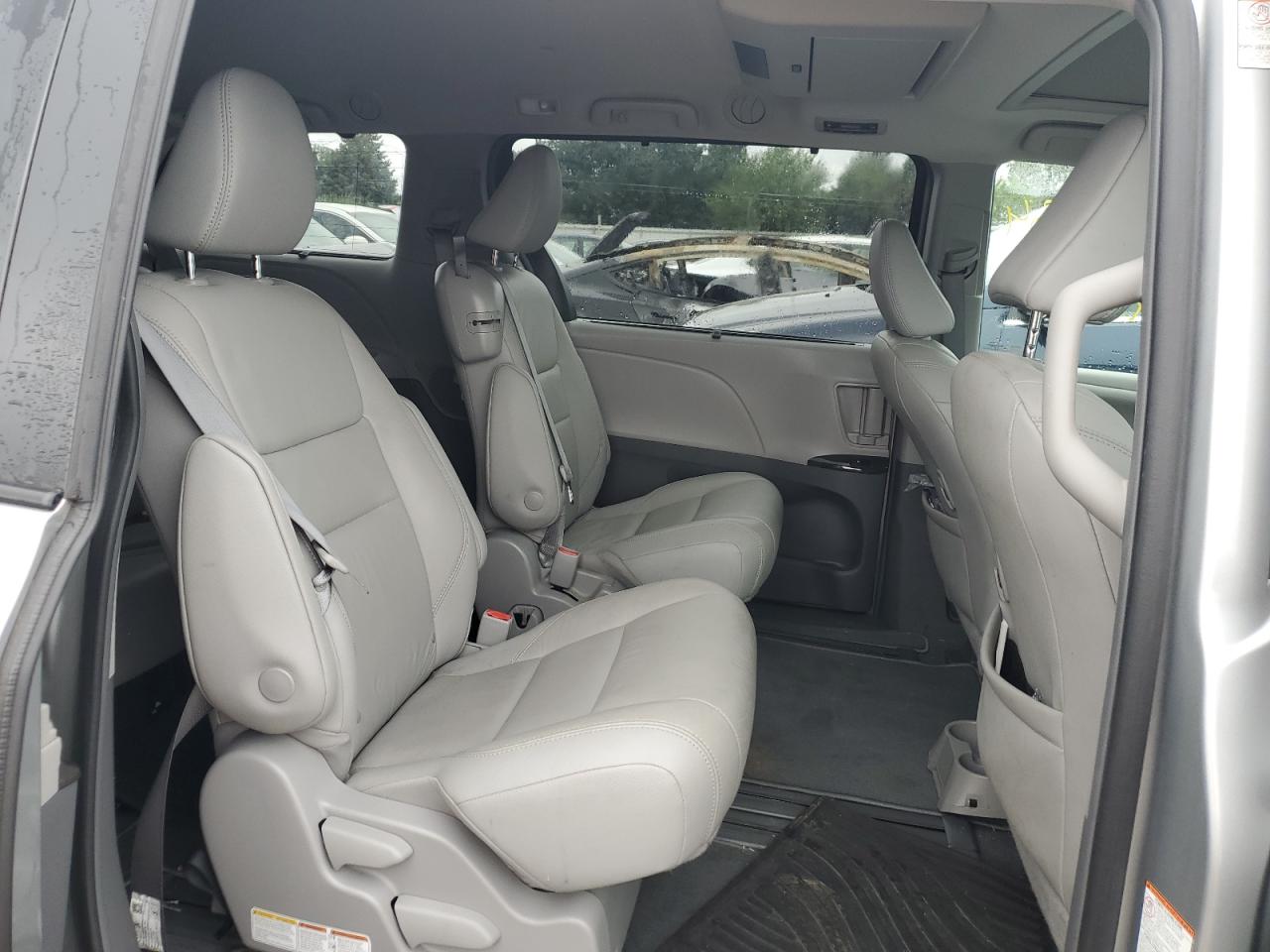 2019 Toyota Sienna Xle Серебряный vin: 5TDYZ3DC5KS008528