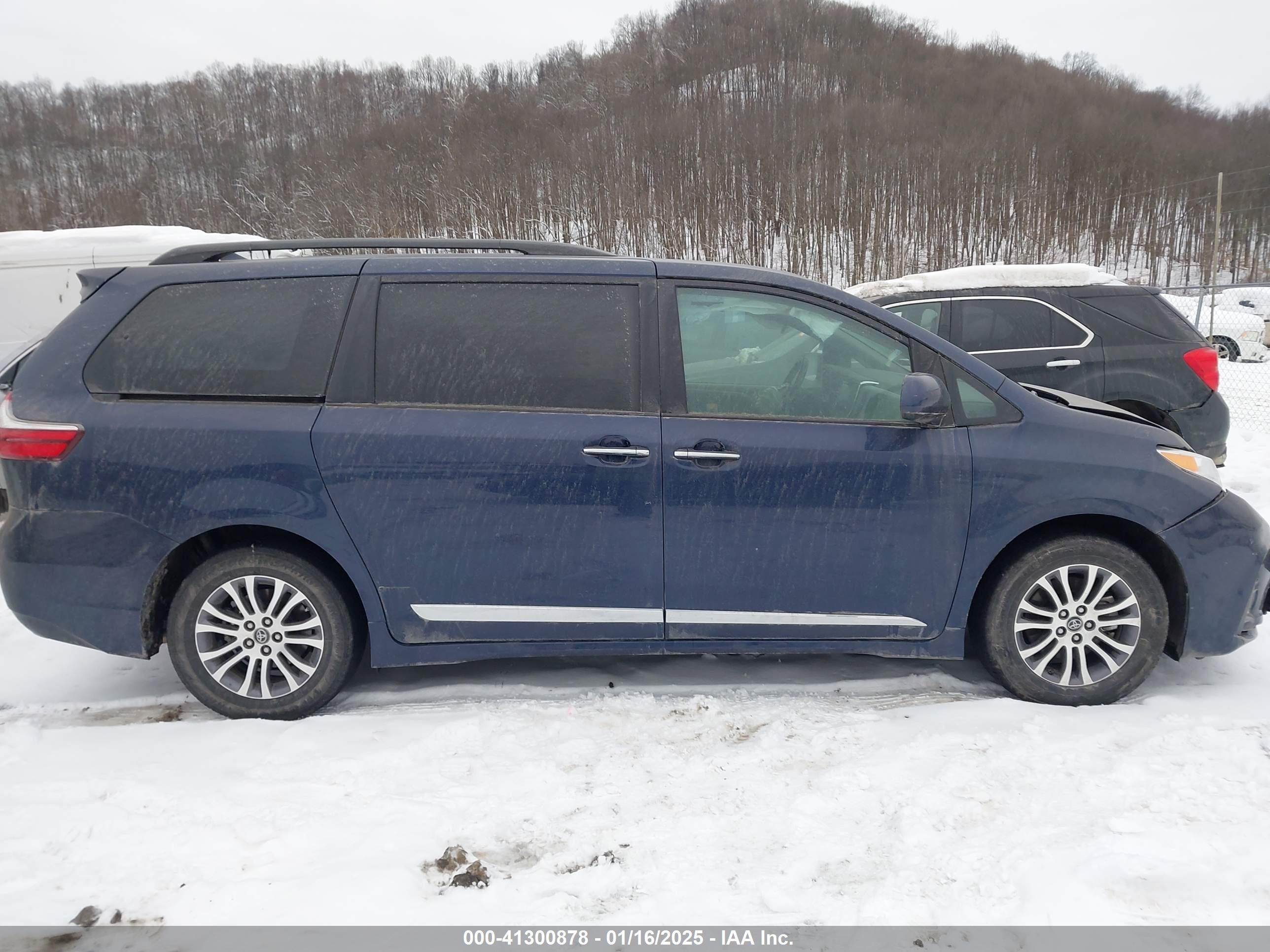 2018 Toyota Sienna Limited 7 Passenger/limited Premium 7 Passenger/xle 7 Passenger/xle 8 Passenger Blue vin: 5TDYZ3DC6JS954751